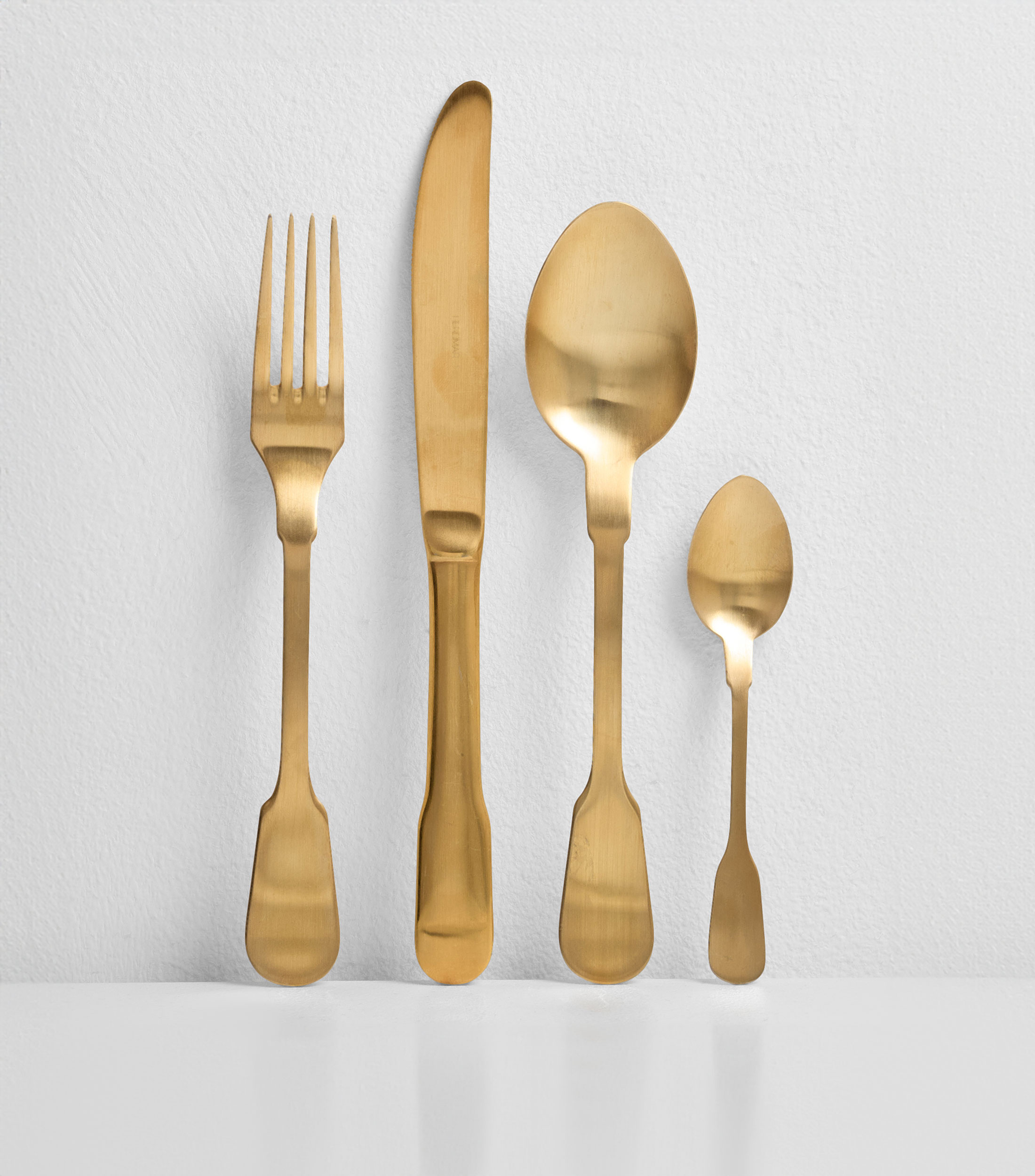Set 24 cubiertos Mono Oro Mate en acero inoxidable