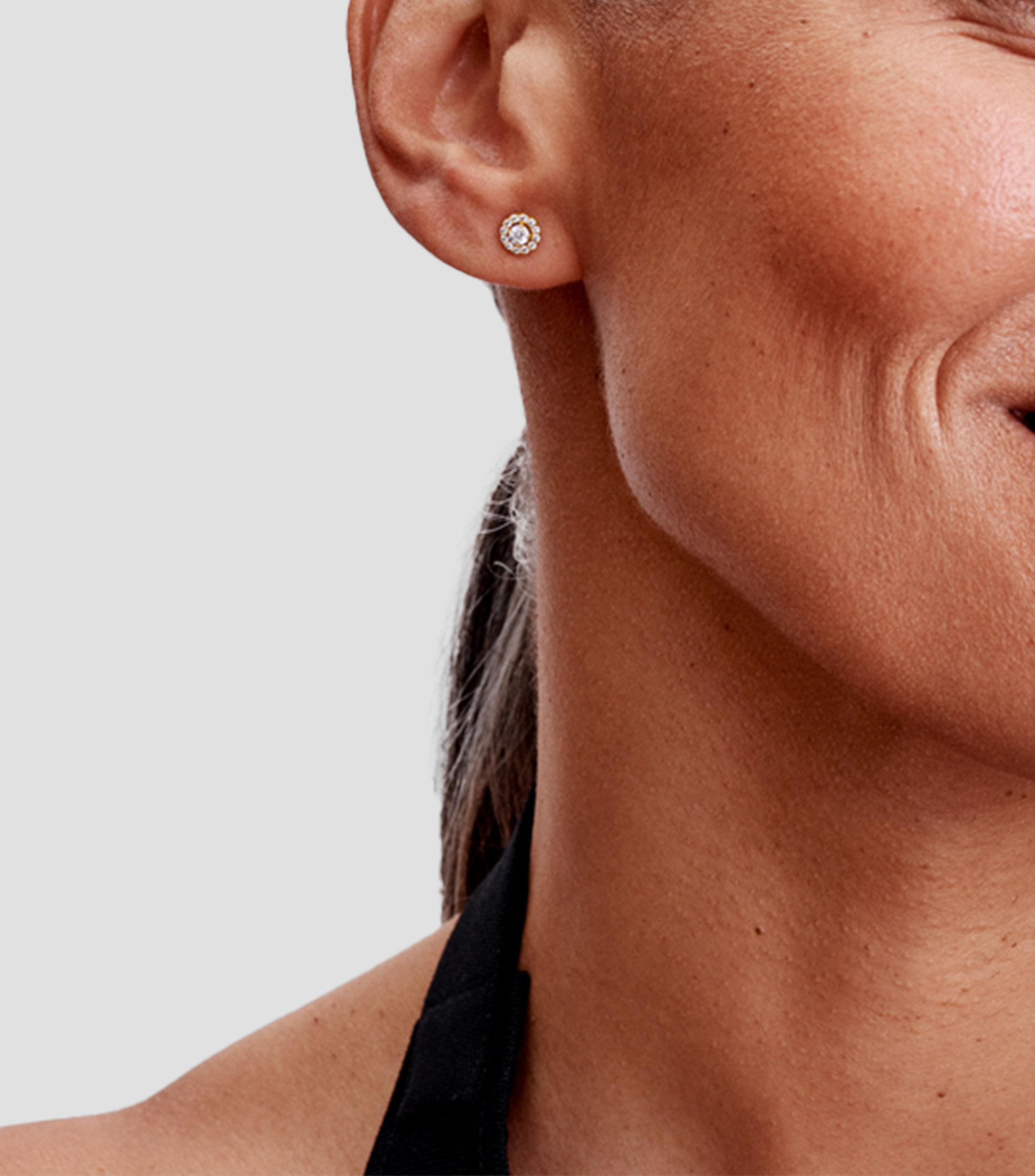 Aretes Boton Halo Redondo en Pave Mujer
