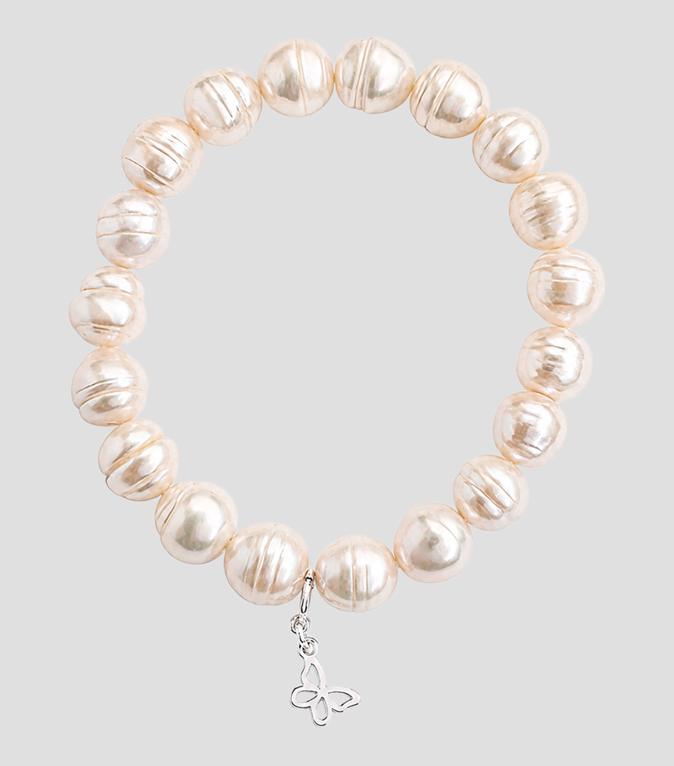 Pulsera de perlas con charm mariposa Mujer