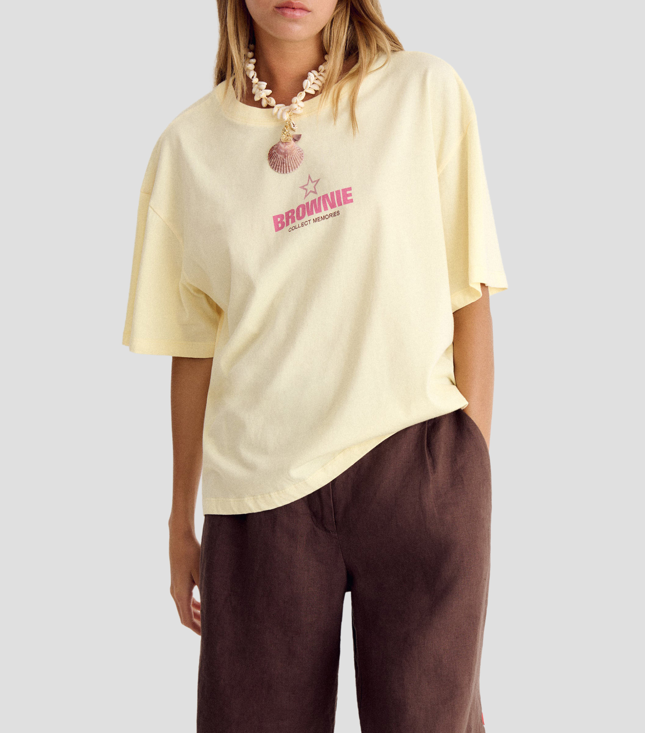 Playera cuello redondo manga corta con estampado Mujer