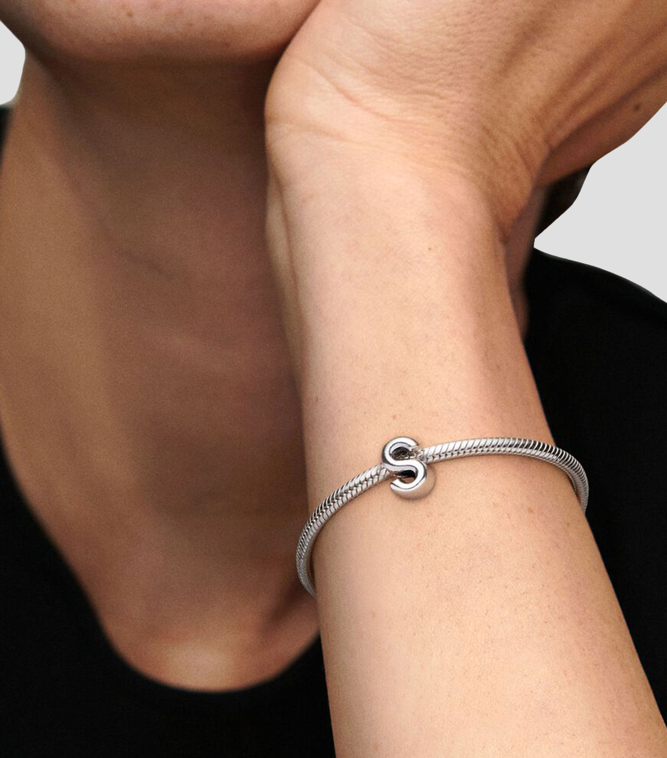 Charm letra "S" en plata .925 Pandora Moments Mujer