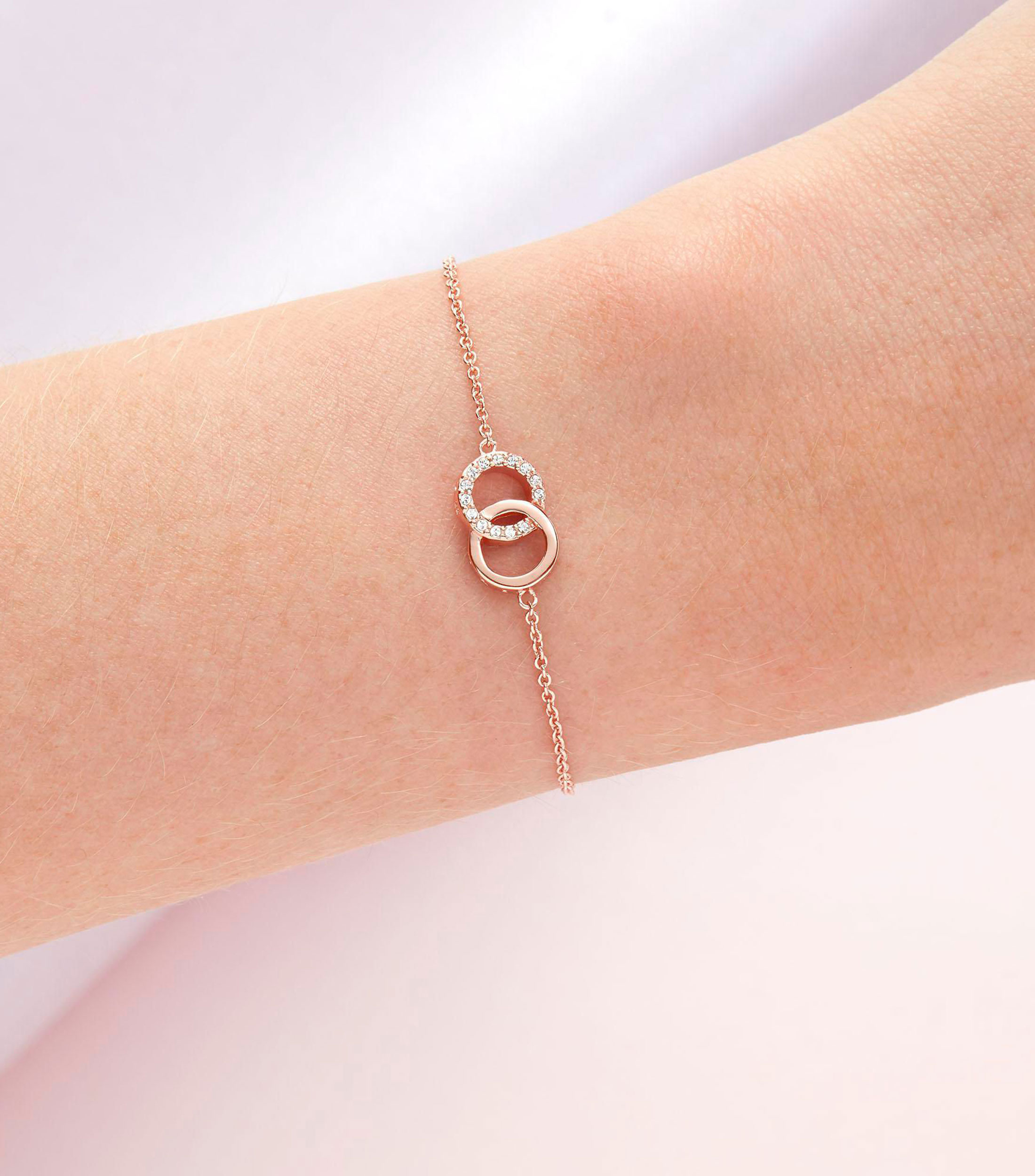 Pulsera con dije de aros entrelazados Bejewelled Classic Mujer