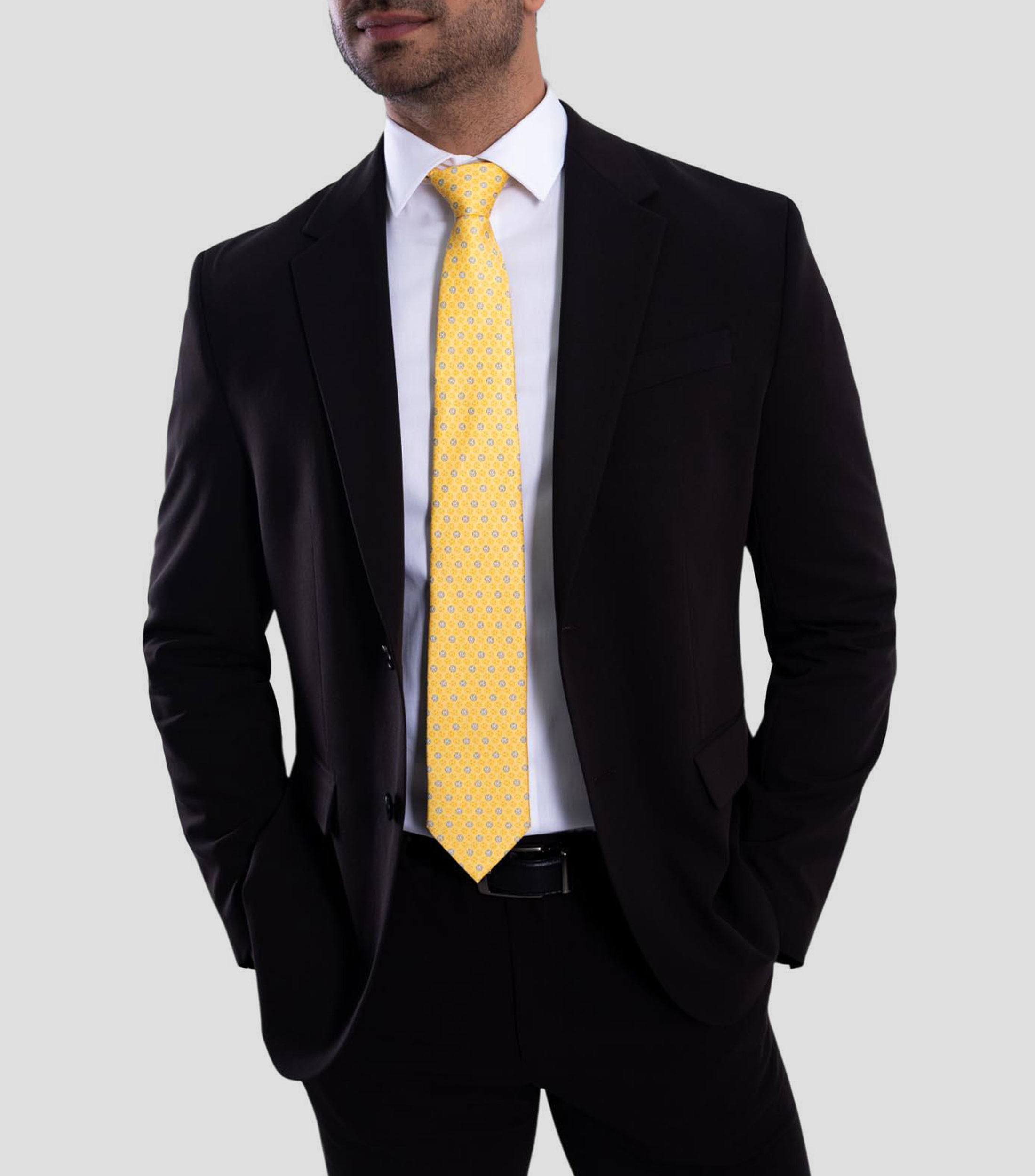 Corbata ancha en seda amarilla estampada