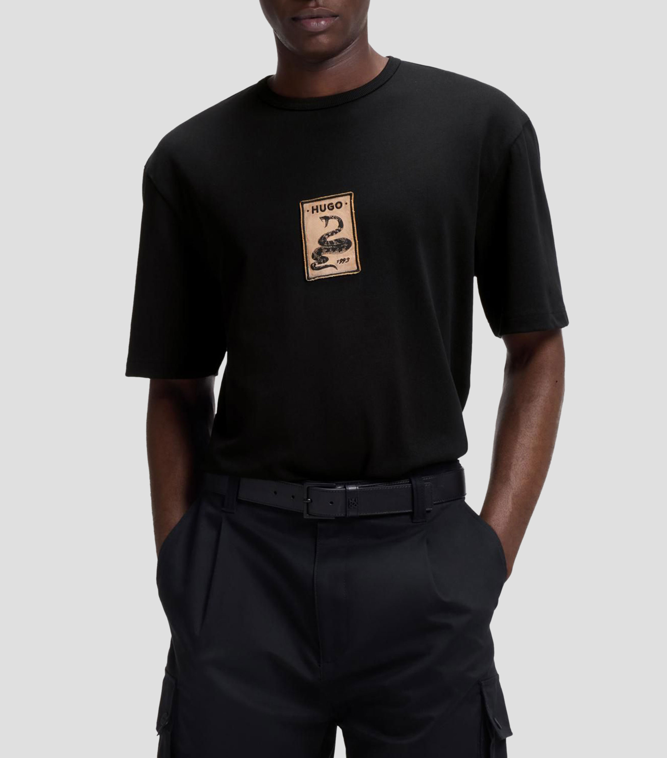 Playera en punto de algodón con insignia bordada Hombre