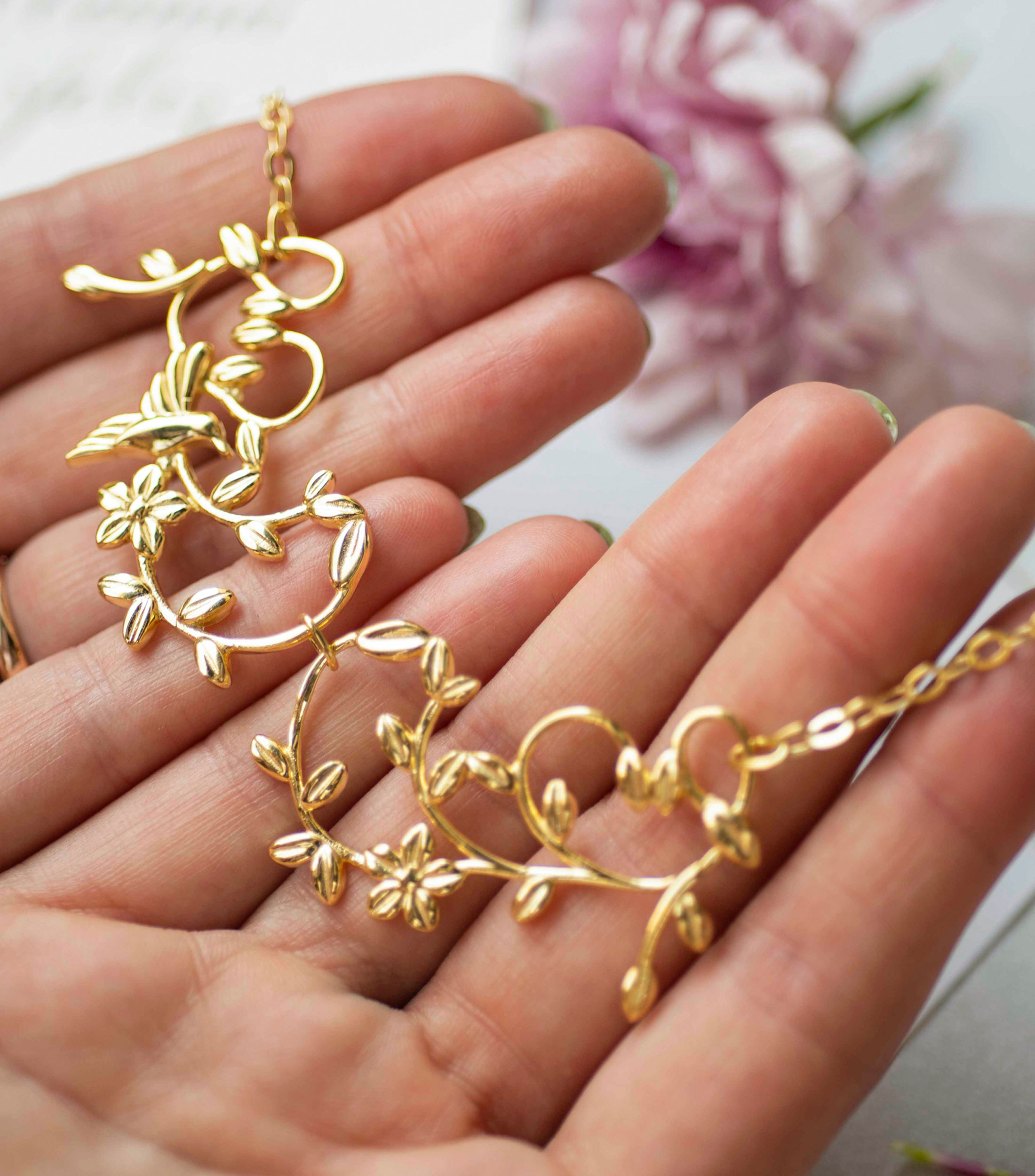 Collar con Hojas y Colibri Dorado Mujer