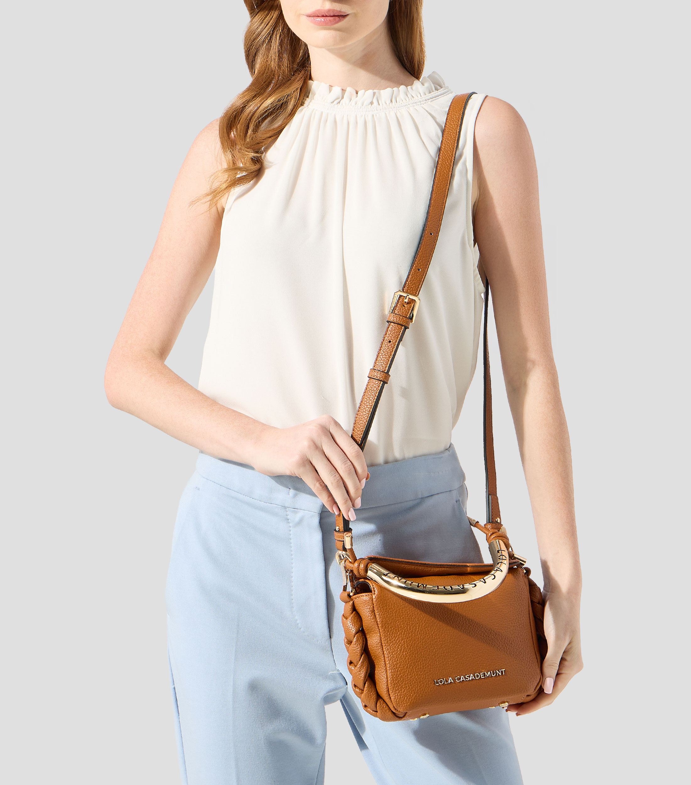 Bolsa crossbody café granulada Iconic lisa Mujer