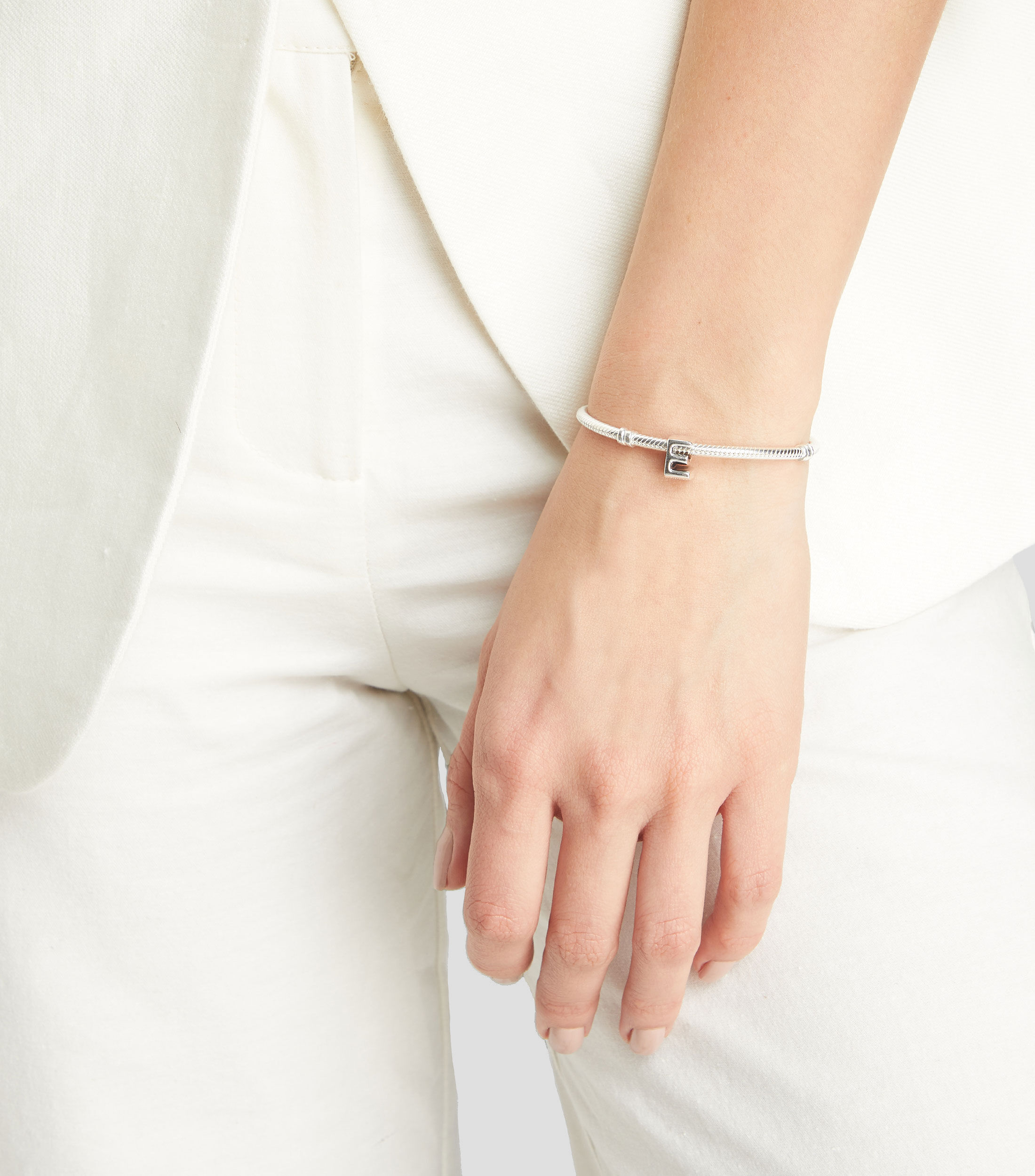 Charm letra "E" en plata Moments Mujer