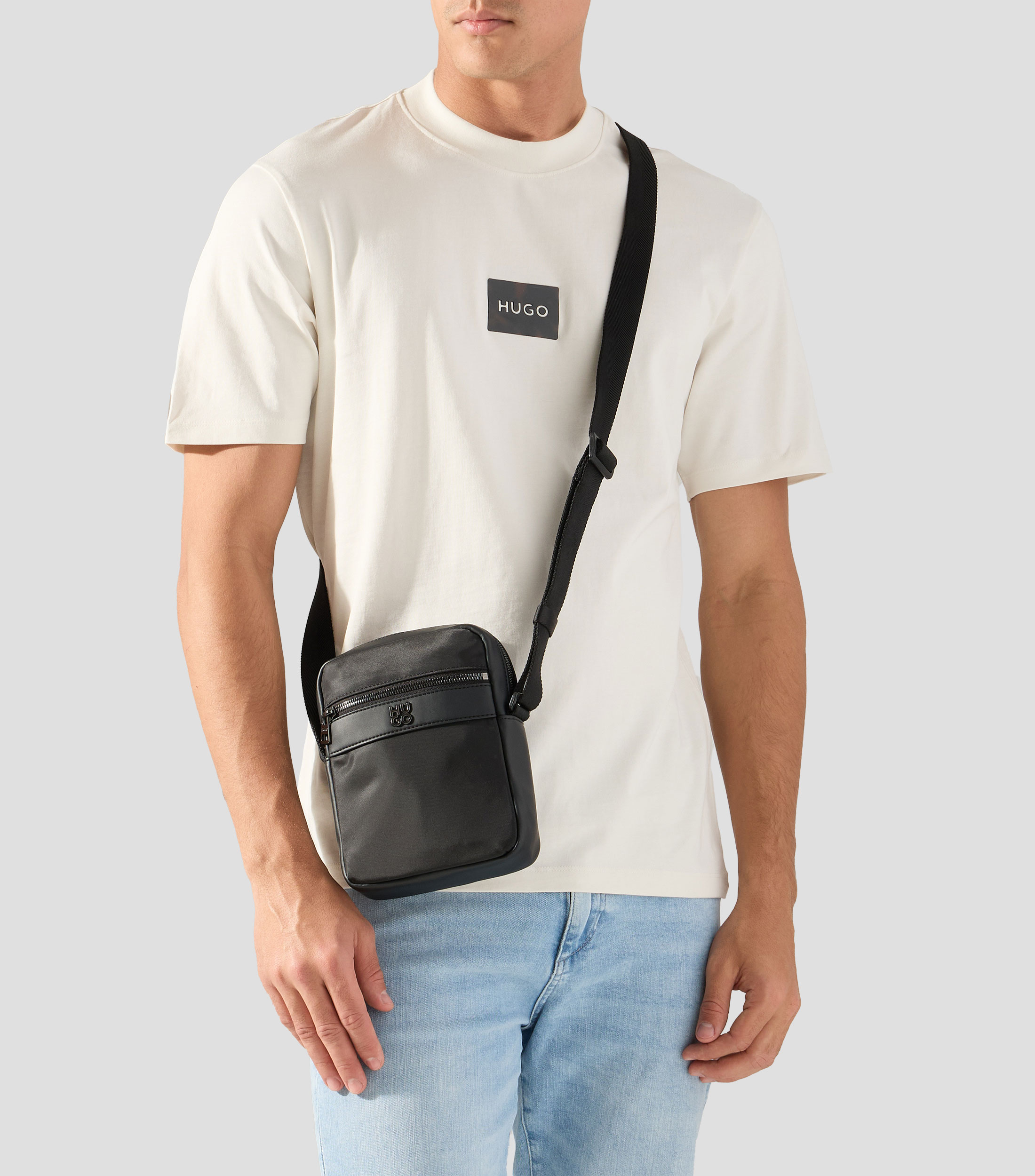 Bolso crossbody negro Quantic liso Hombre