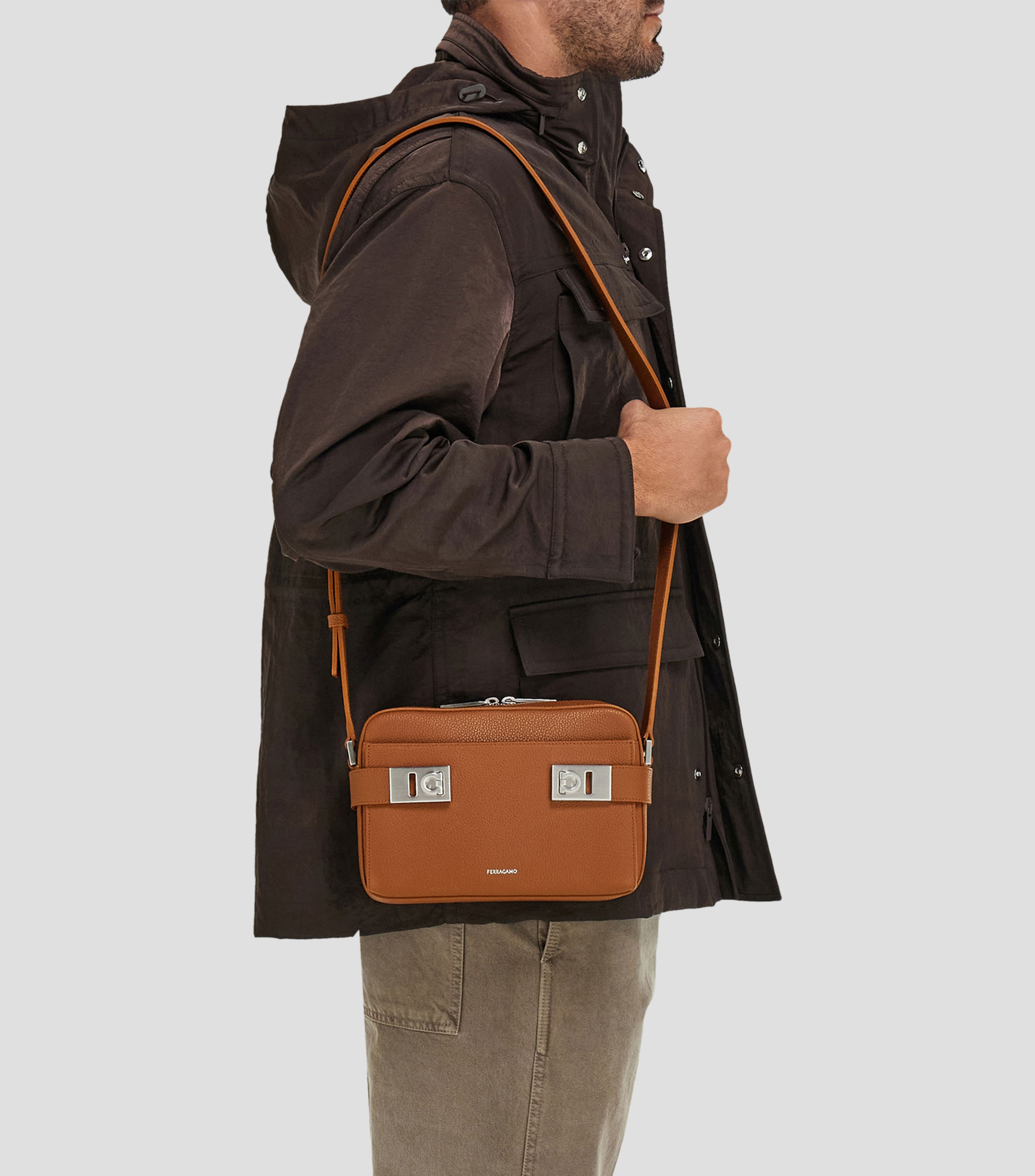 Bolso shoulder en piel liso Hombre