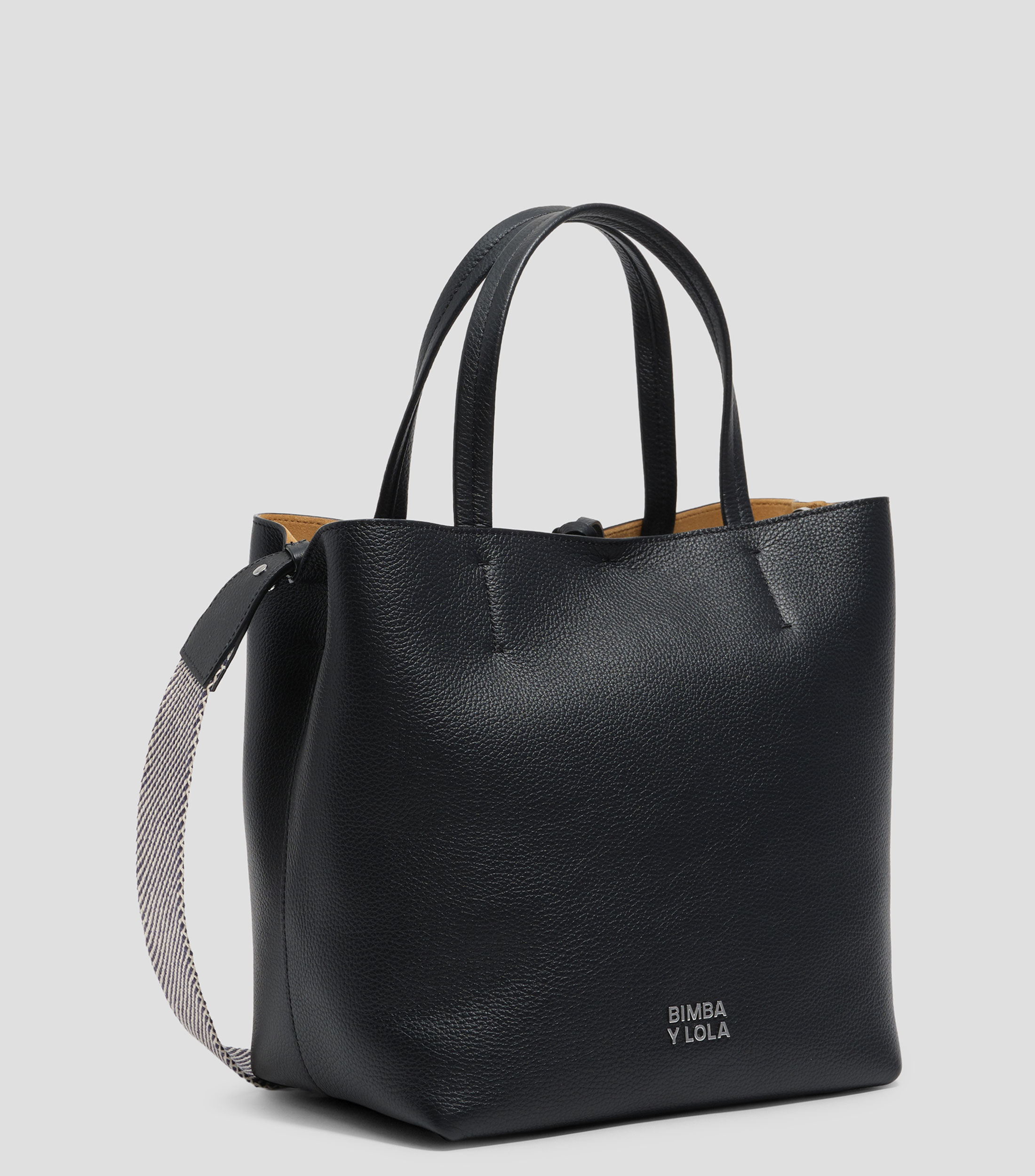 Bolsa tote en piel vacuna con logotipo Mujer