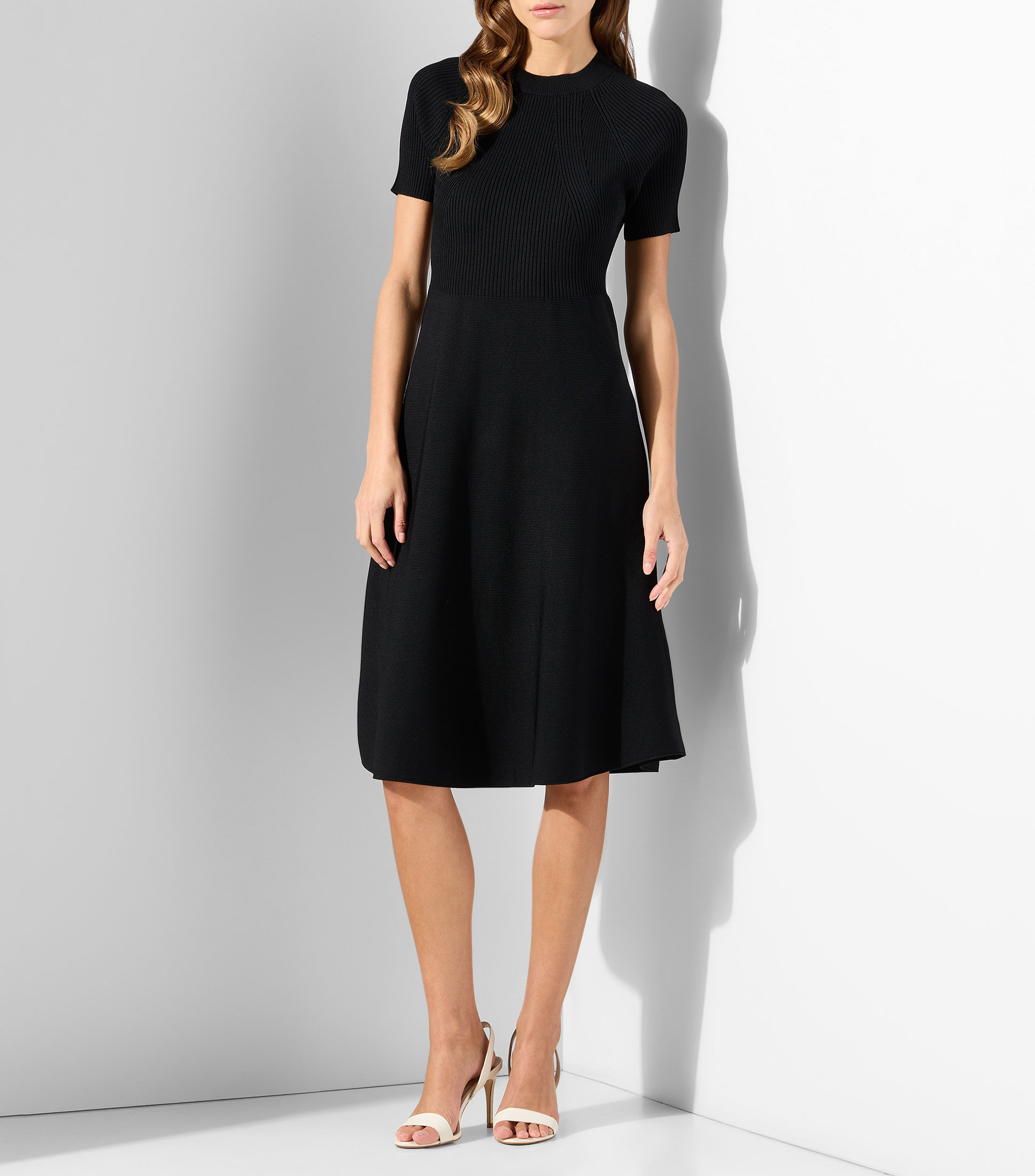Vestido corto liso Mujer