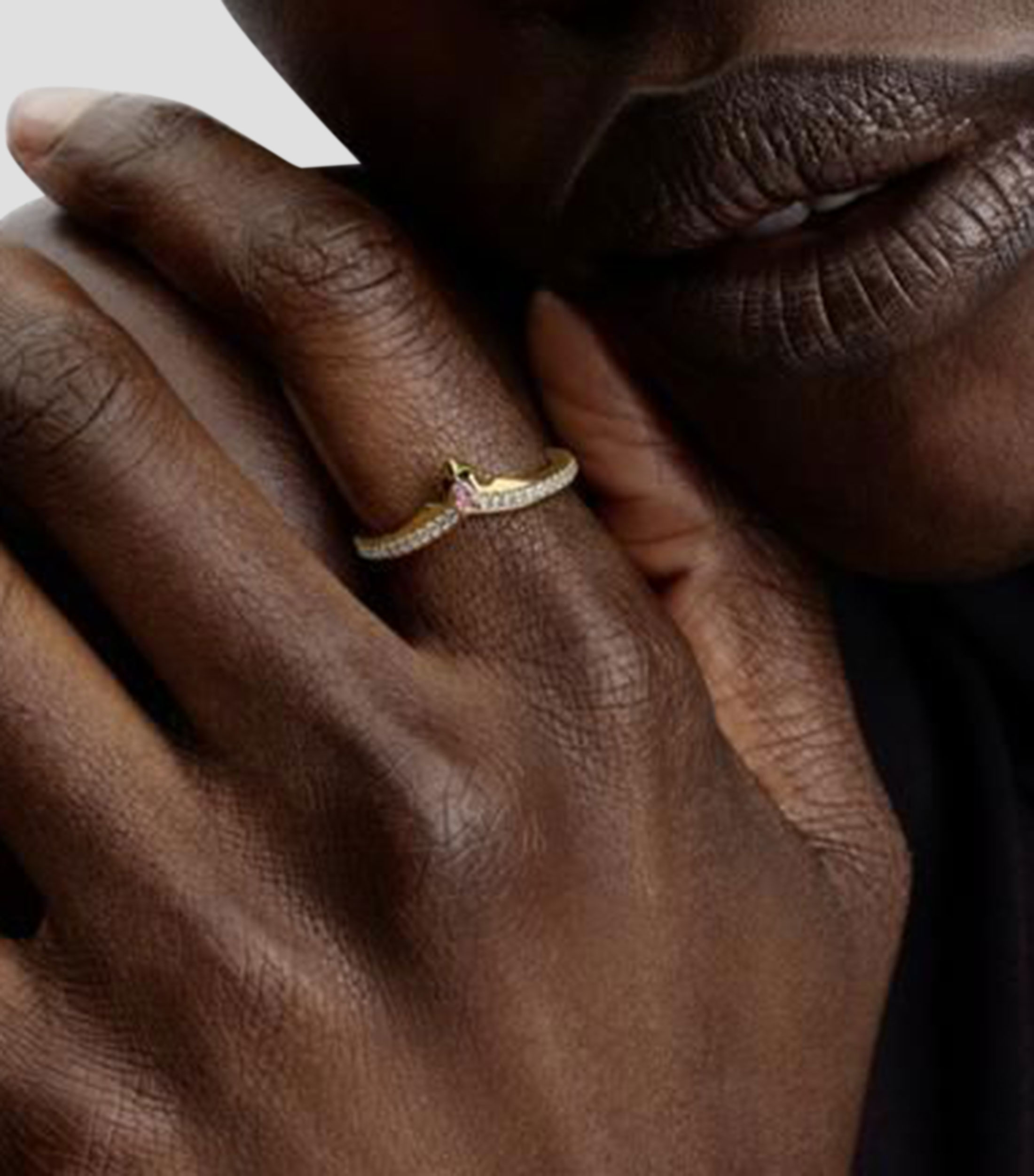 Anillo en plata con incrustación de circonia cúbica Mujer