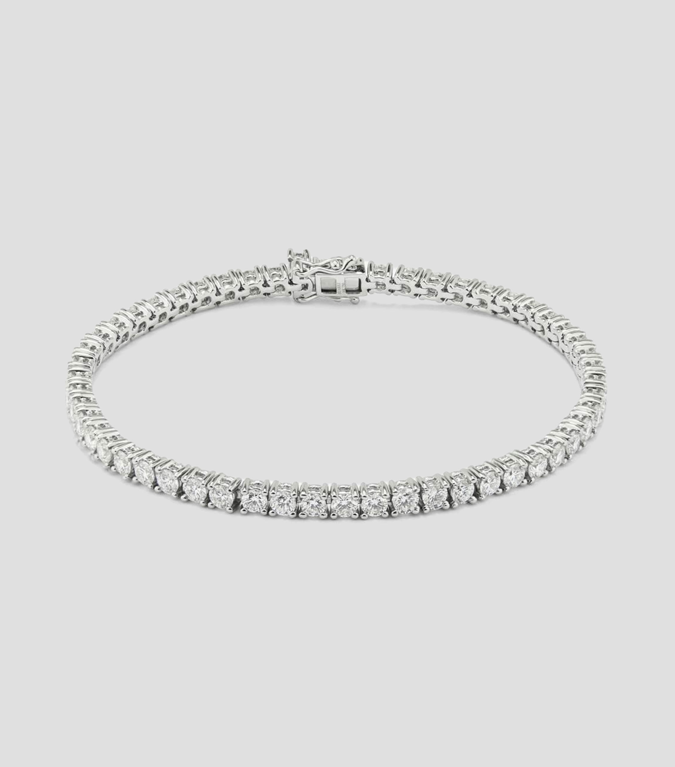Brazalete Rivière de Oro blanco de 18 Kilates con diamantes Mujer