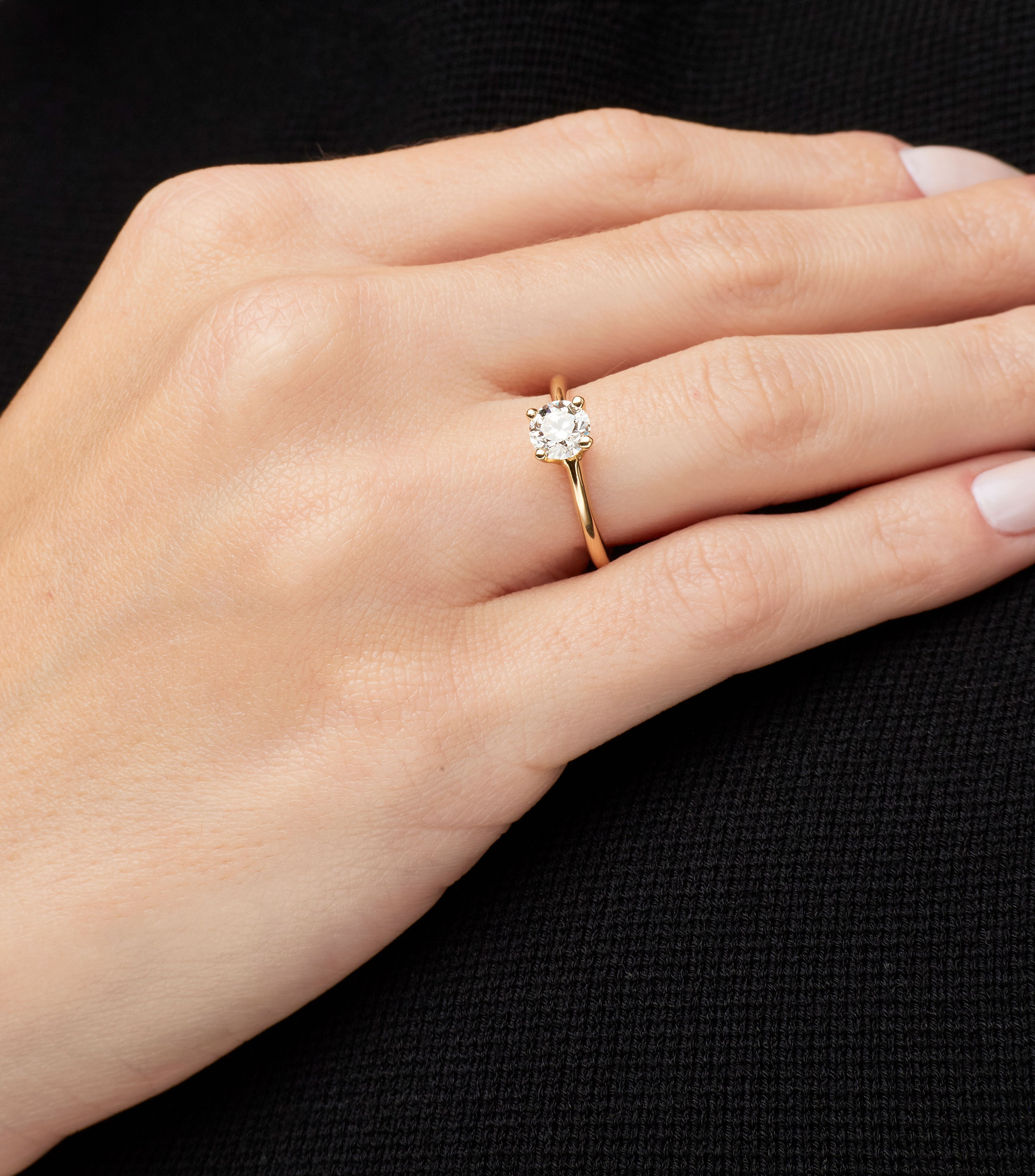 Anillo Solitario en Oro de 14 Kilates Mujer