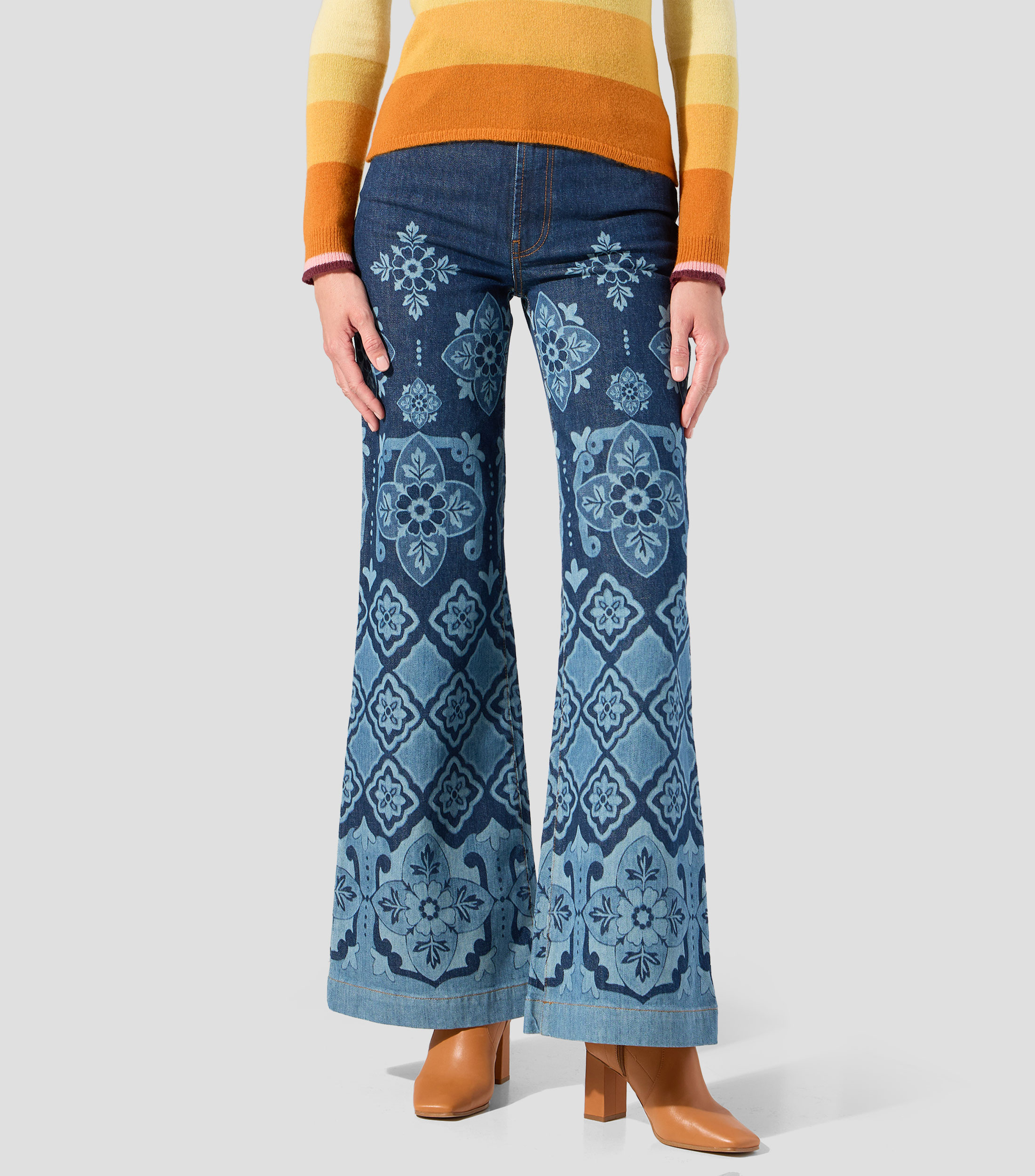 Jeans de corte flared Mujer