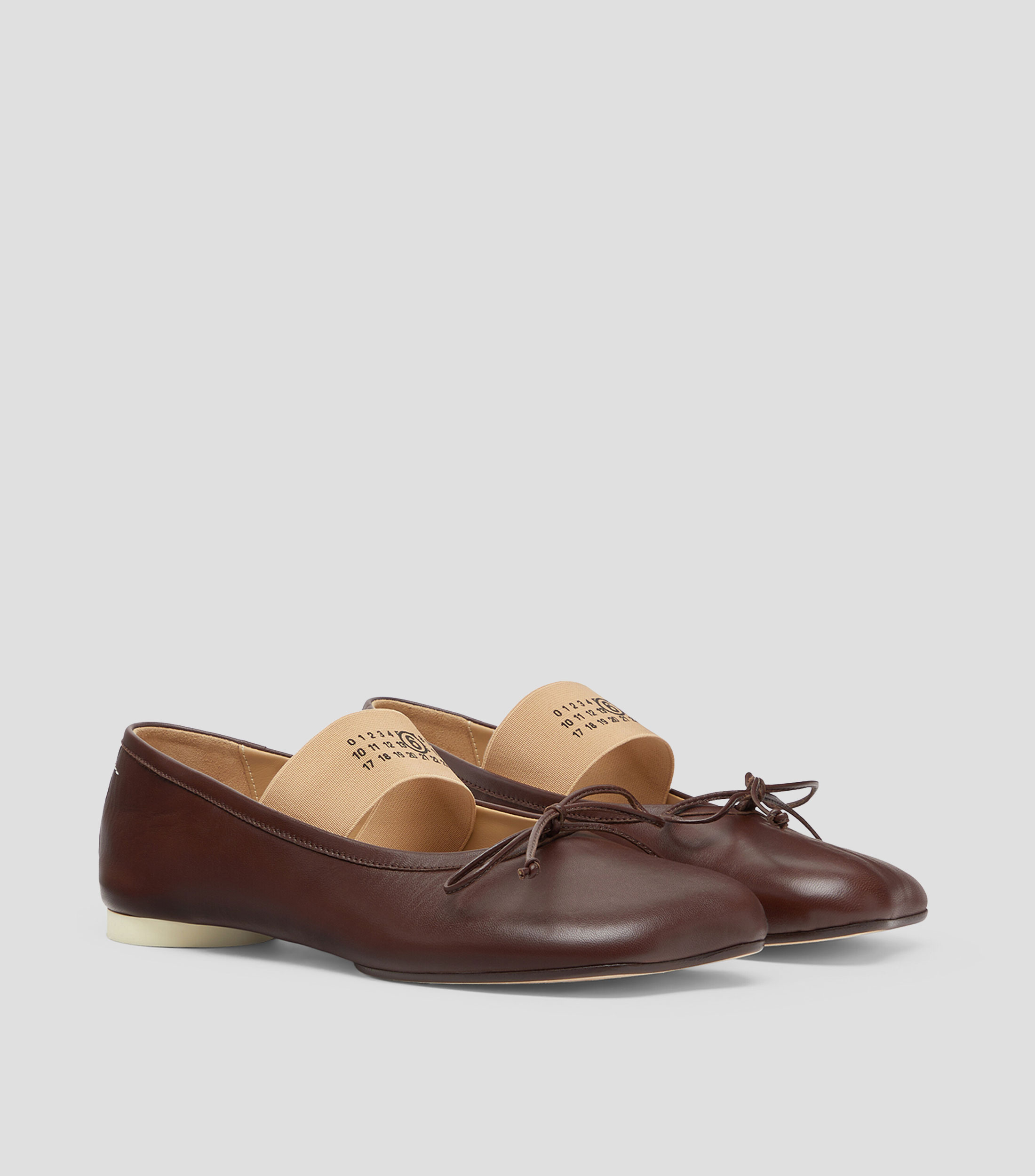 Flats Anatomic Numeric en piel con tacón redondo con moño Mujer
