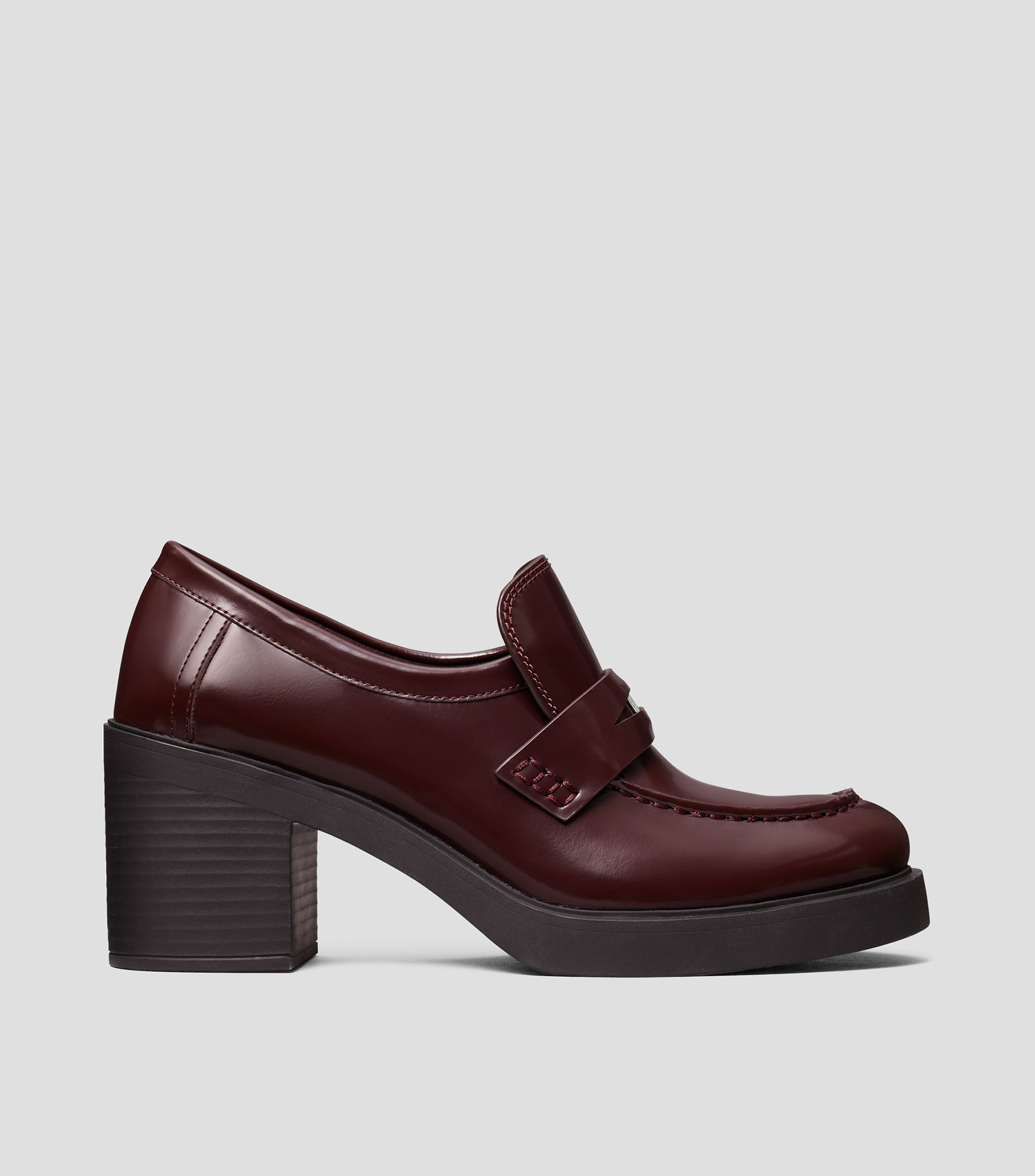 Zapatos de tacón medio