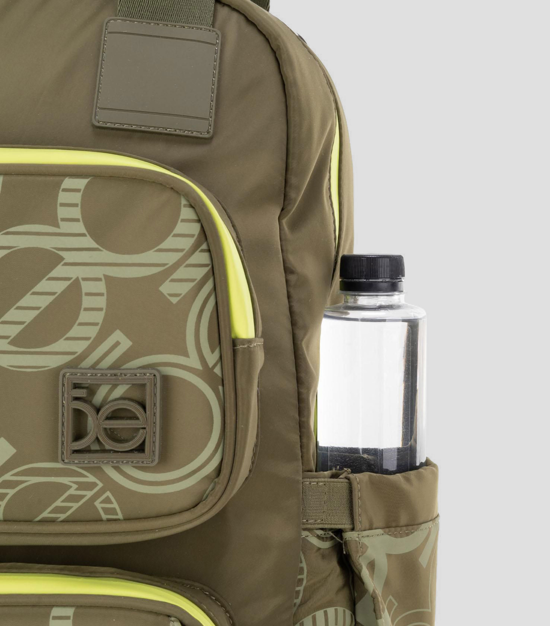 Pañalera backpack estampada con cambiador
