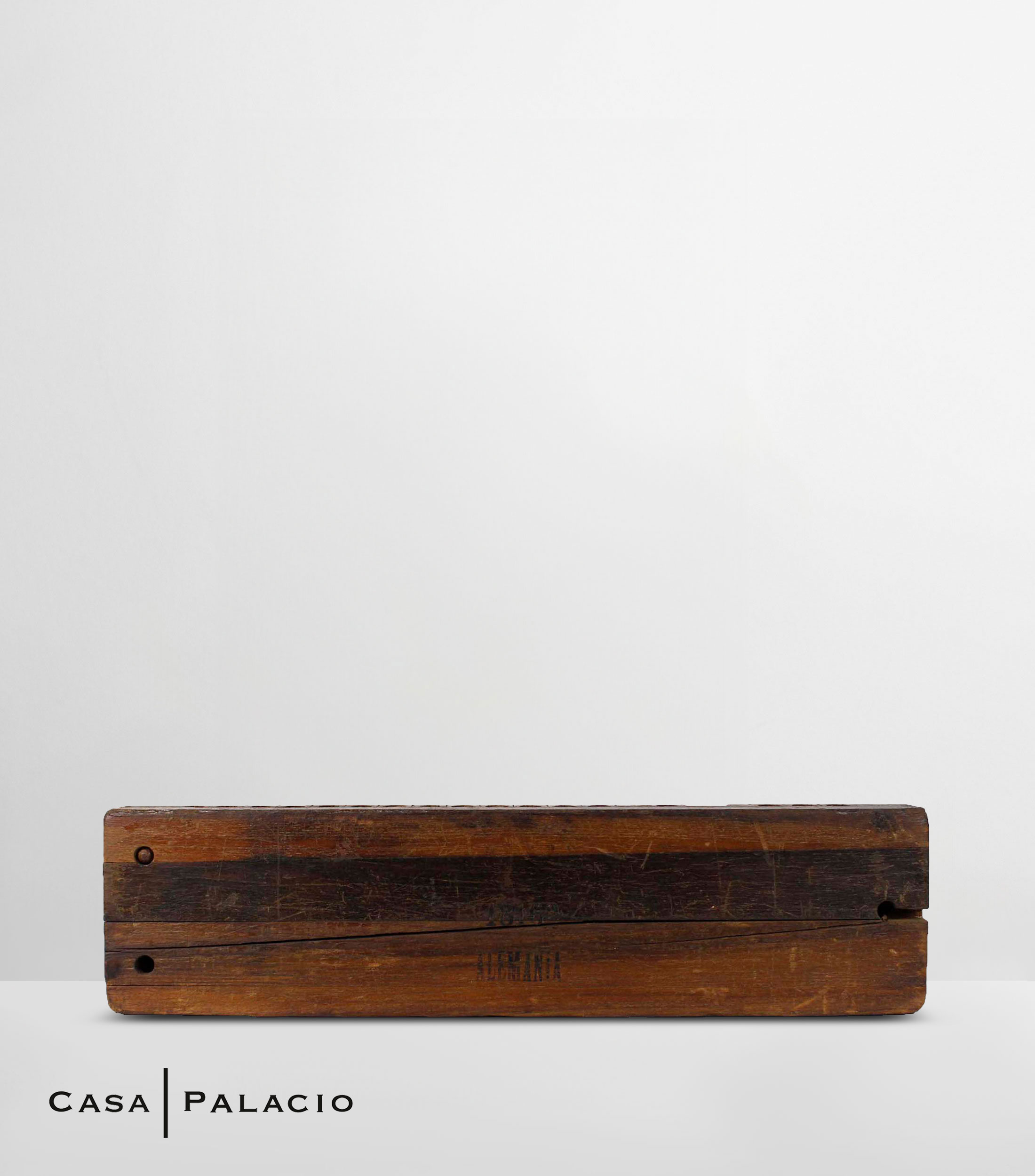 Caja decorativa con canaletas para puros en Madera
