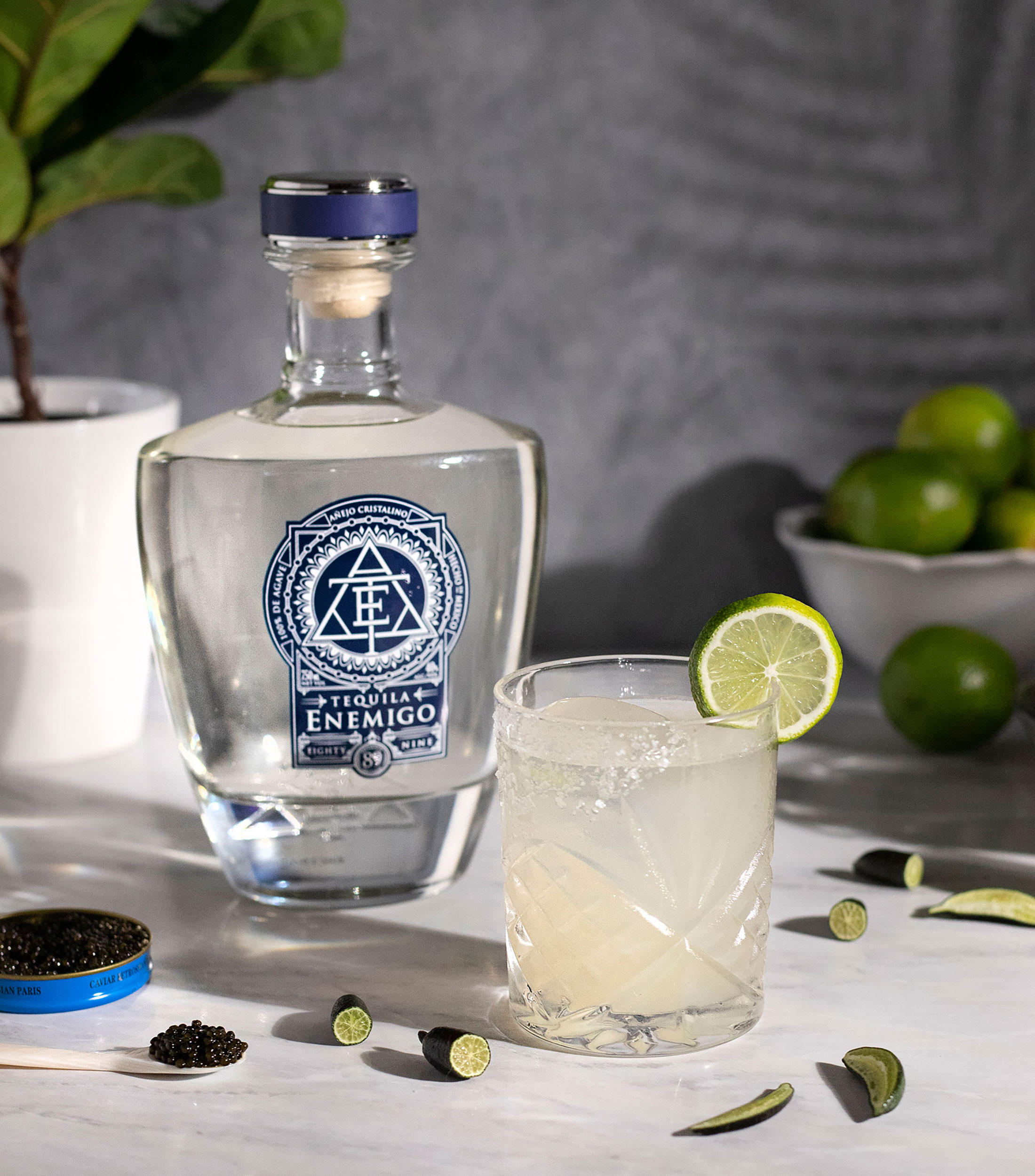 Tequila añejo cristalino Enemigo, 750 ml