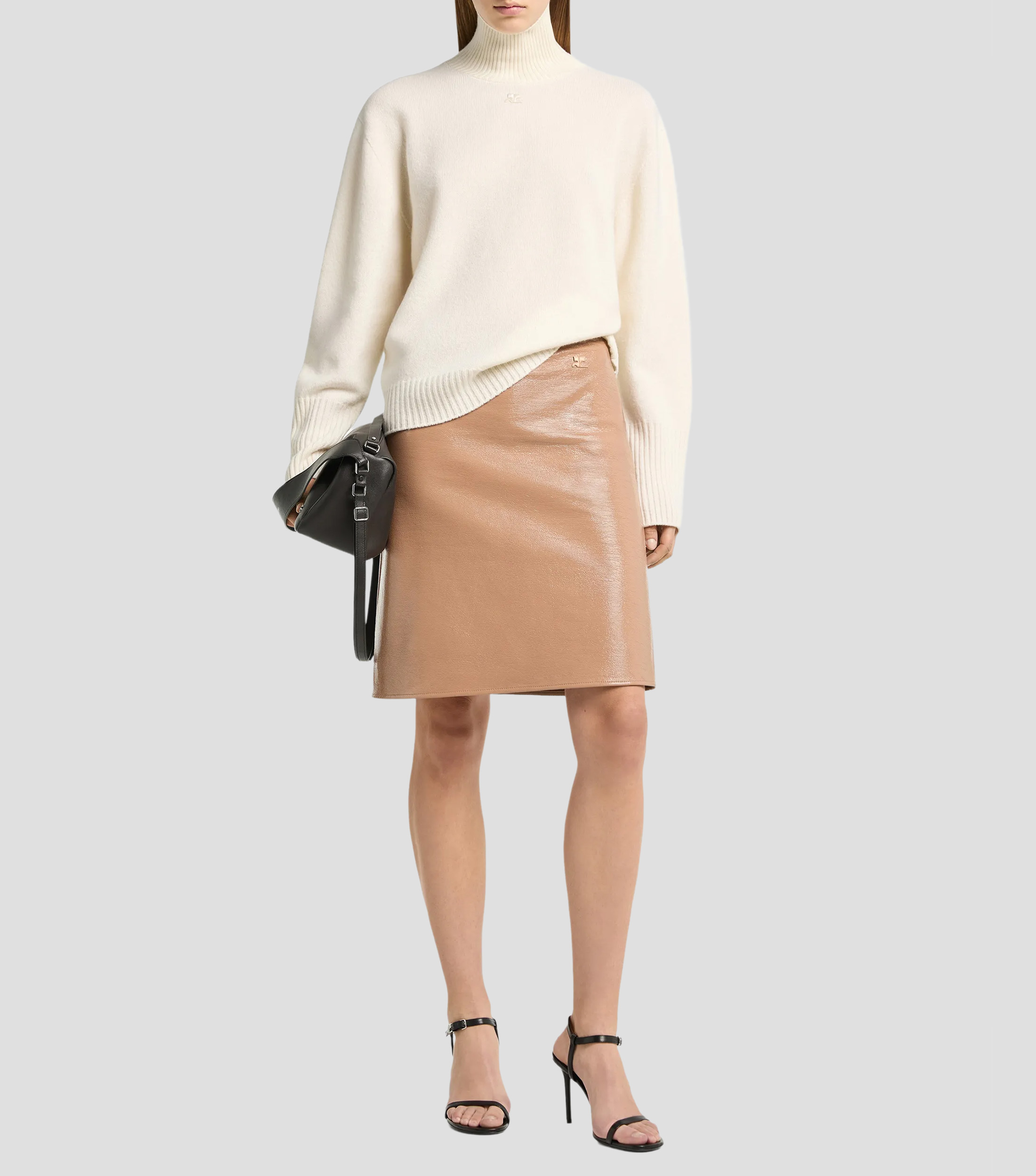 Suéter cuello alto Mujer