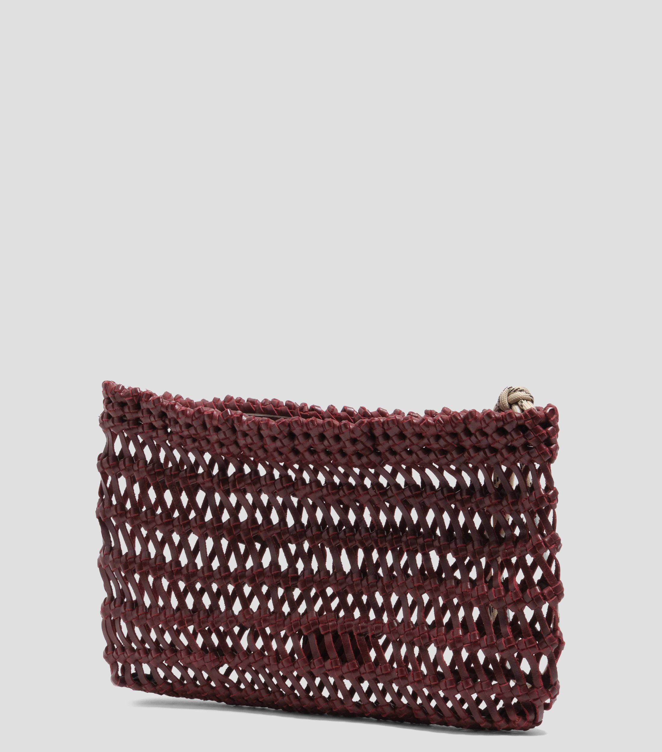 Bolsa de mano en piel vacuna con microdiseño trenzado Mujer