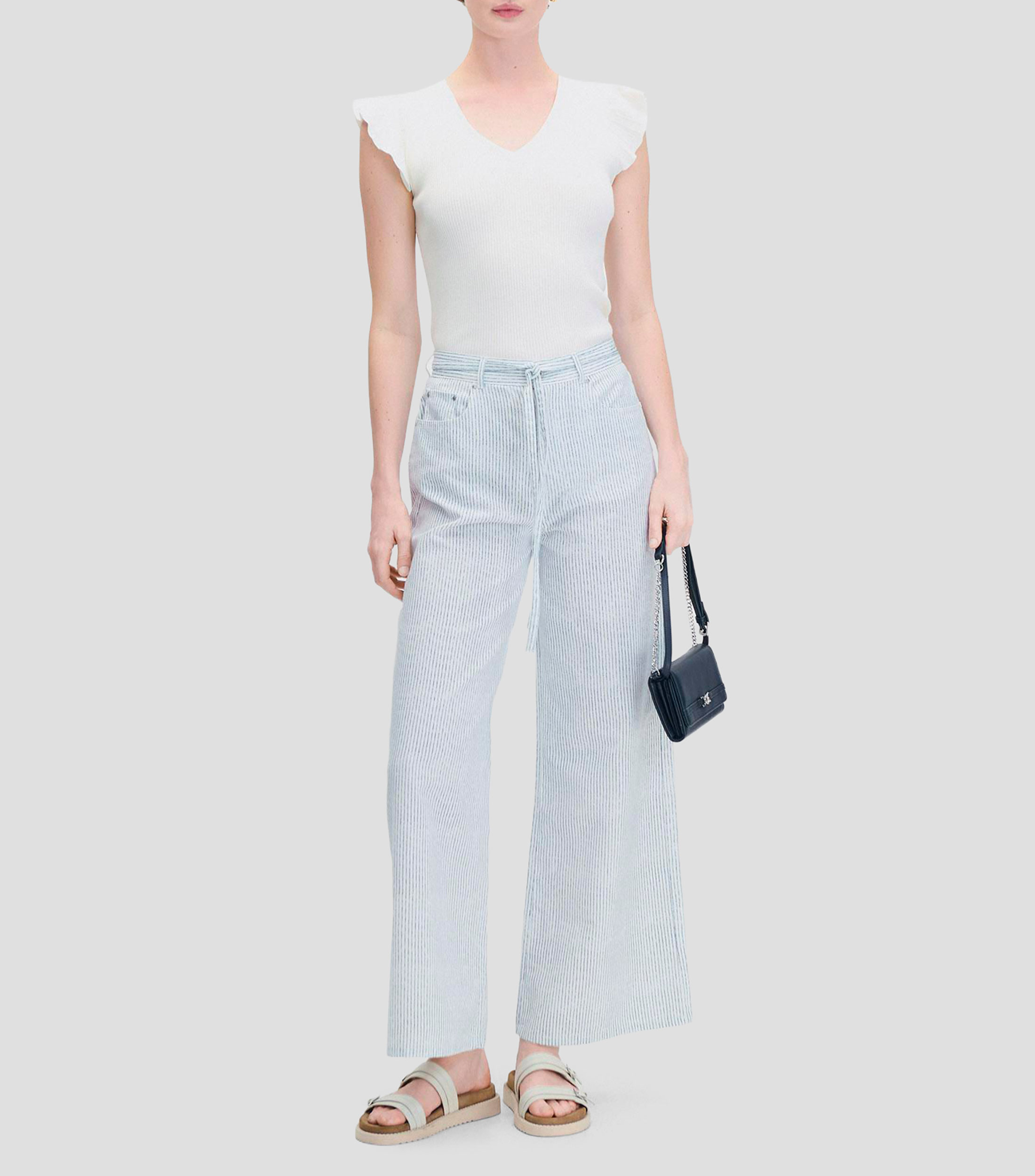 Blusa tejido canalé escote V manga escarola Mujer
