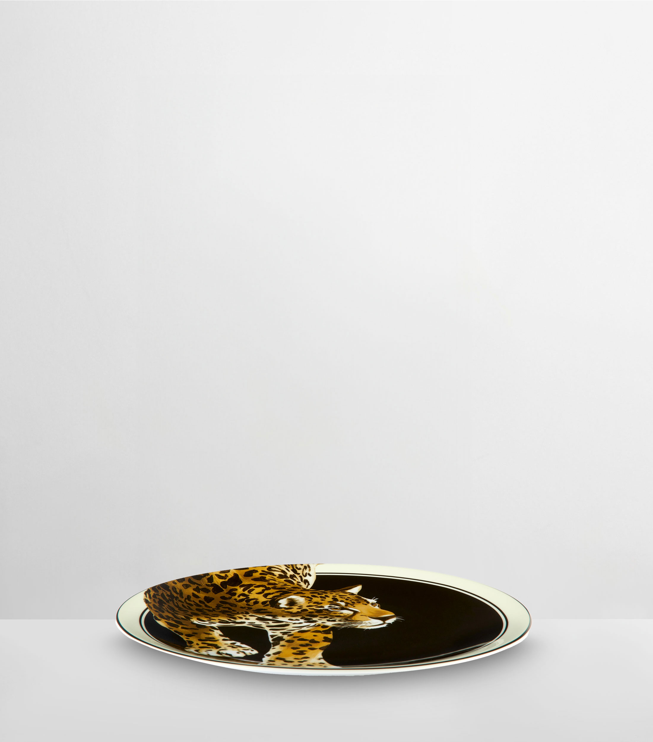 Plato bajo Leopardo pintado