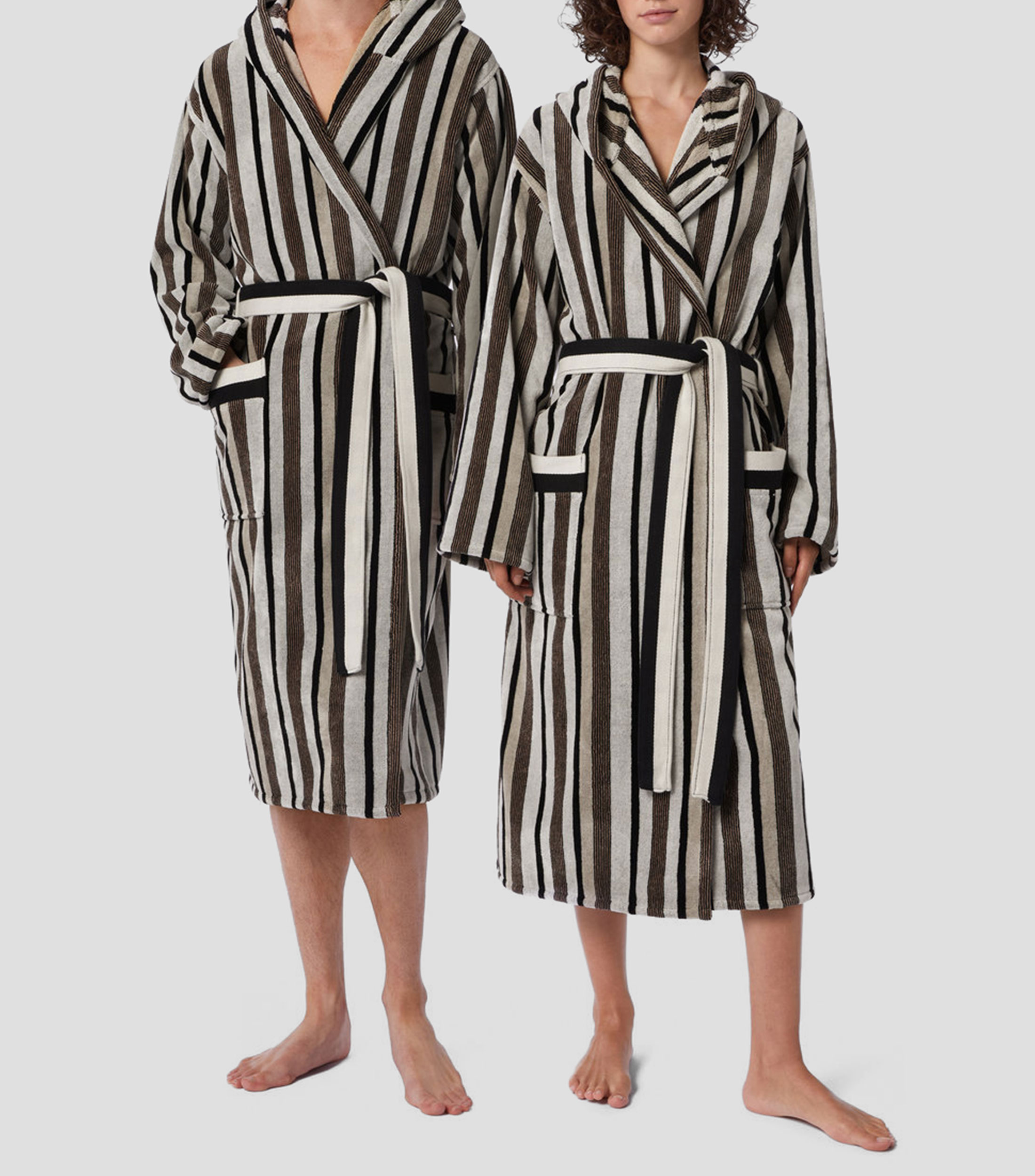 Bata de baño Curt negro con blanco Unisex