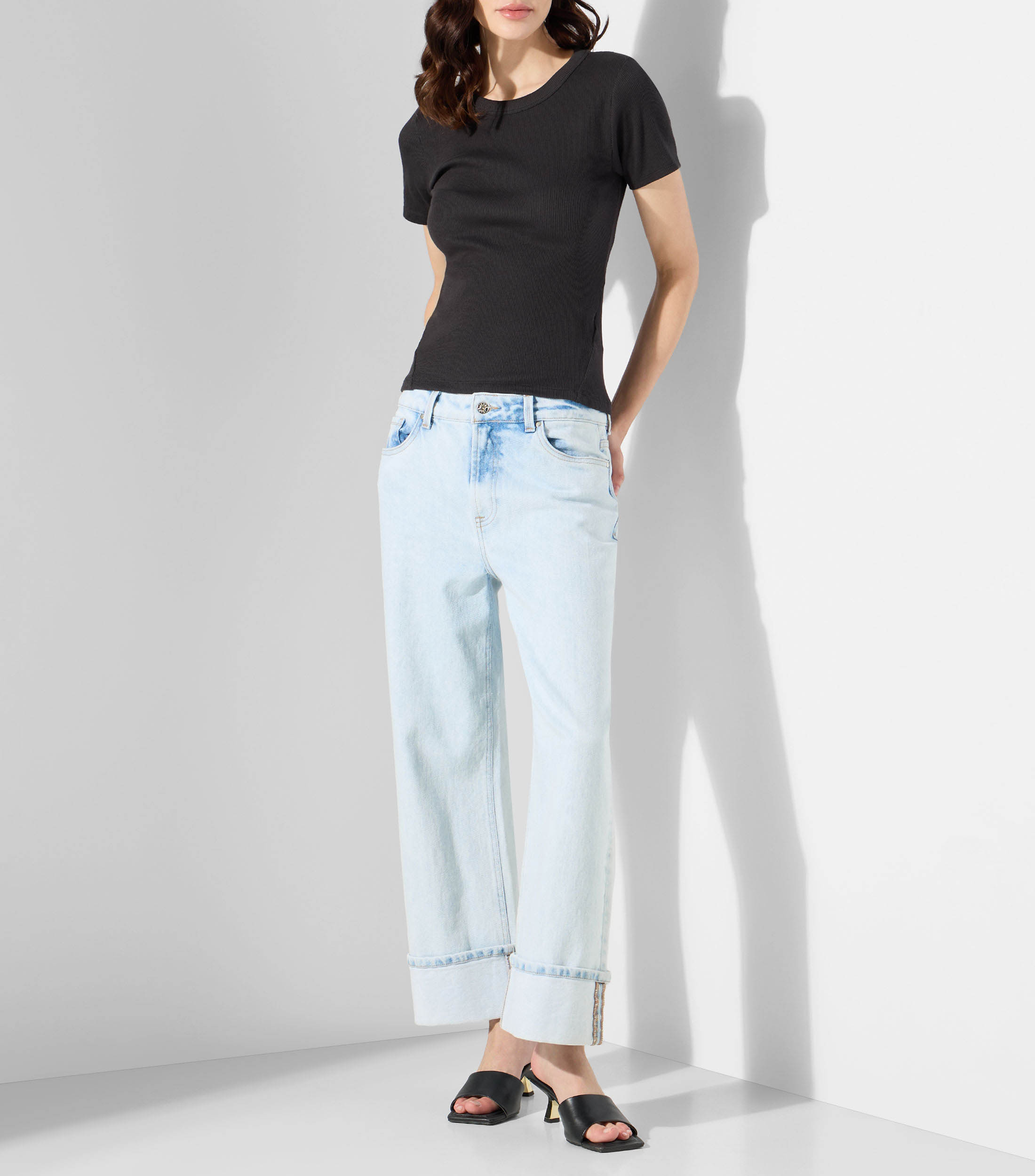 Playera cuello redondo manga corta lisa Mujer