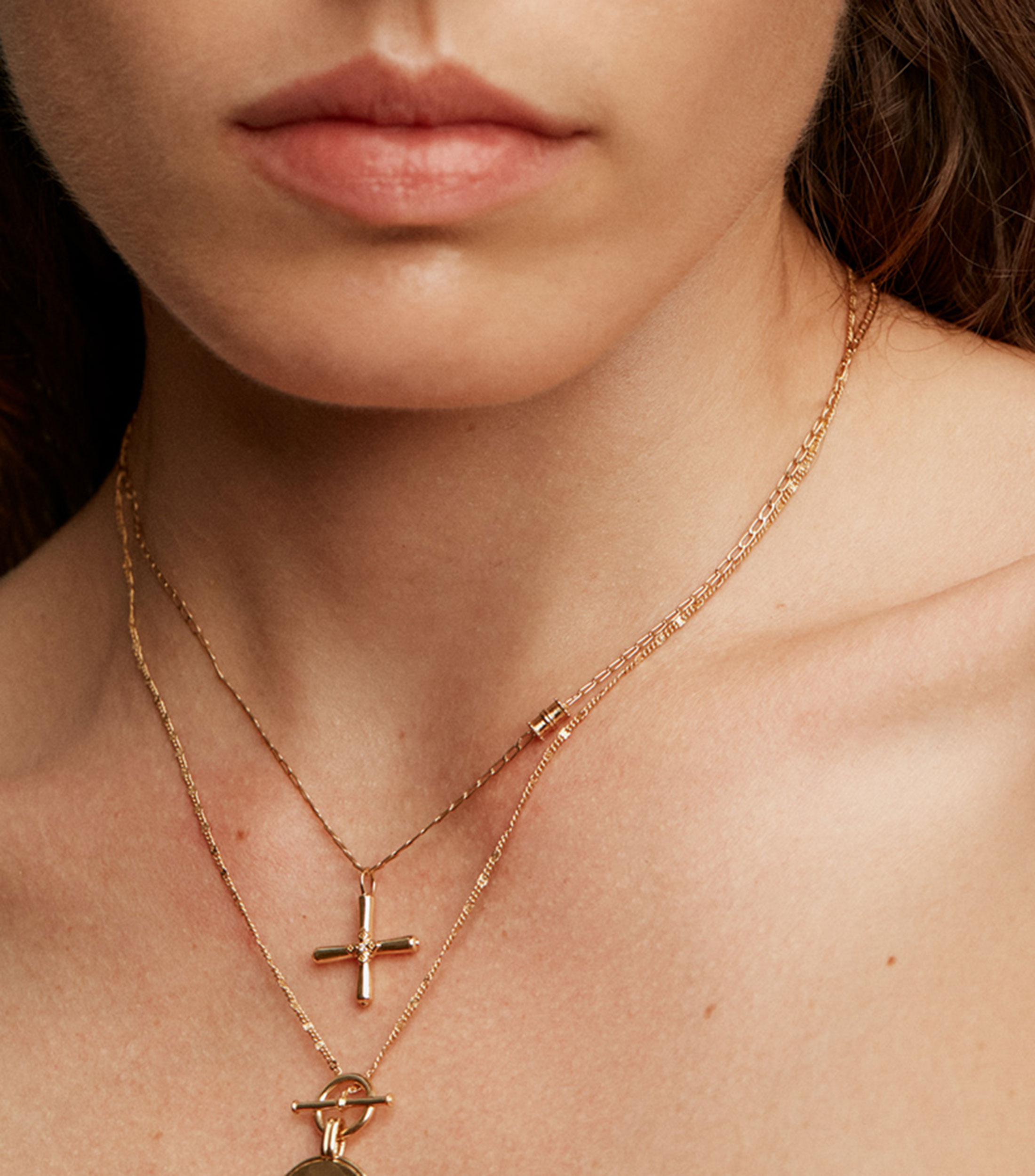 Collar con dije de cruz en plata .925 con topacio Casura Mujer