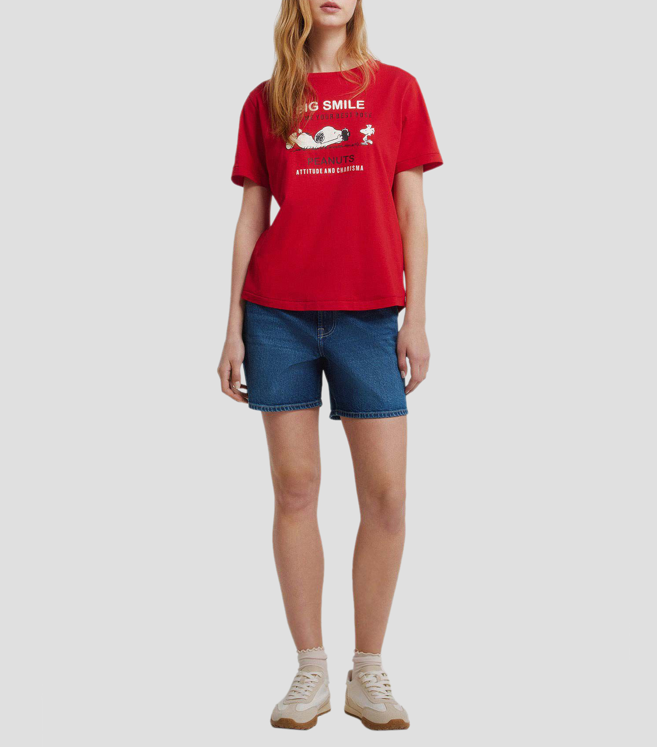 Playera cuello redondo manga corta estampada Peanuts Mujer