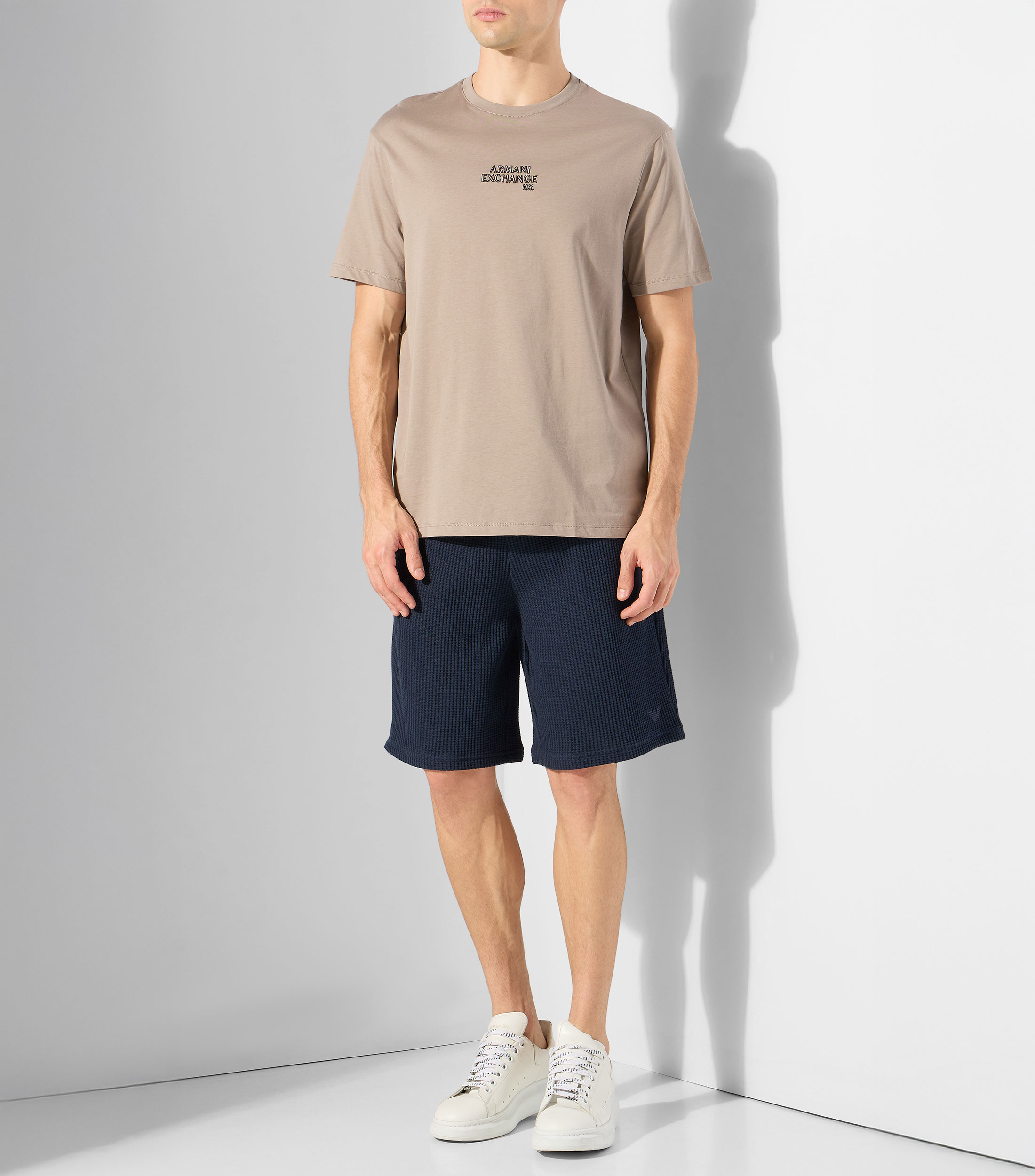 Playera de cuello redondo con manga corta lisa Hombre