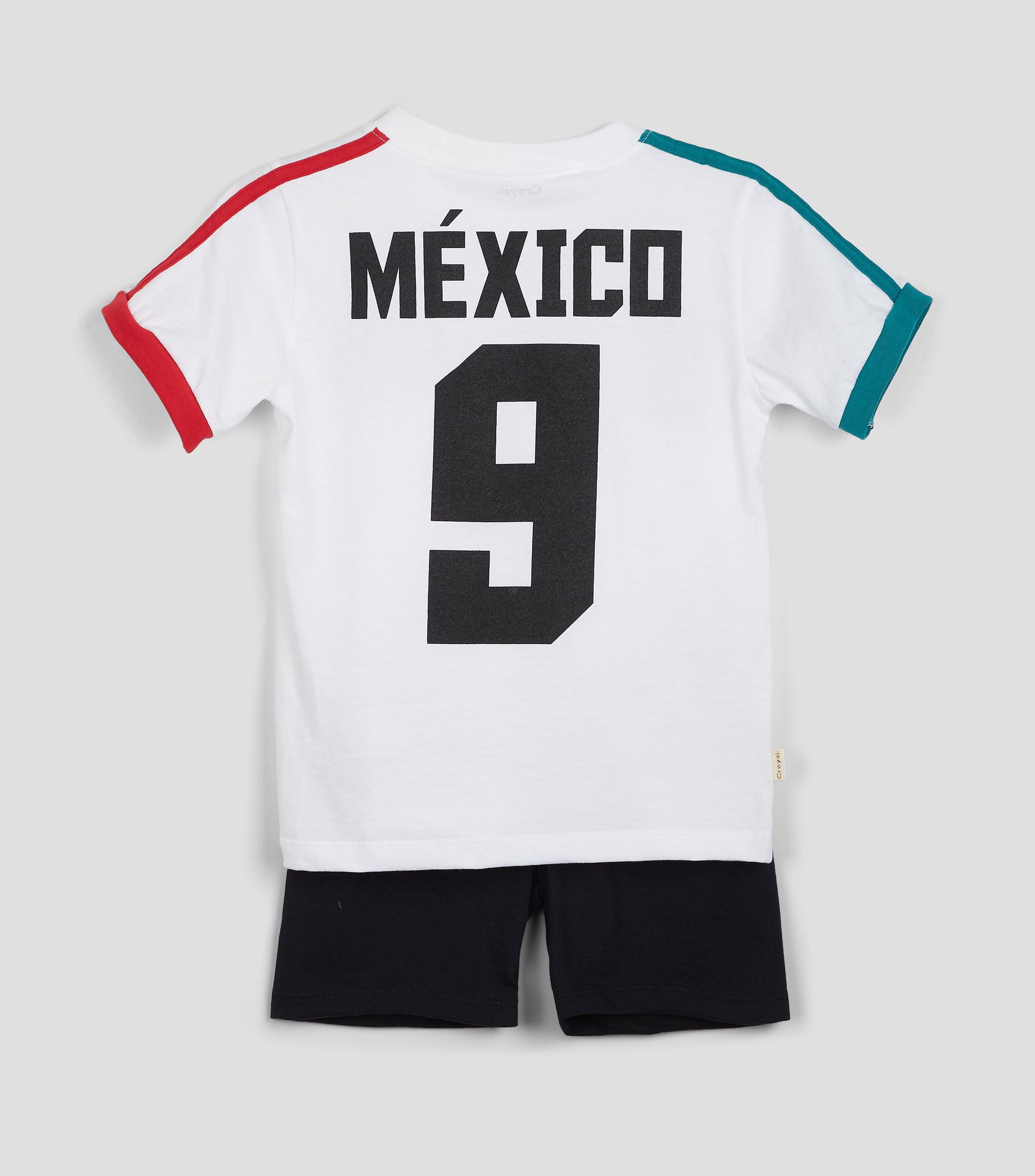 Conjunto de Playera, Short y Calcetines Niño