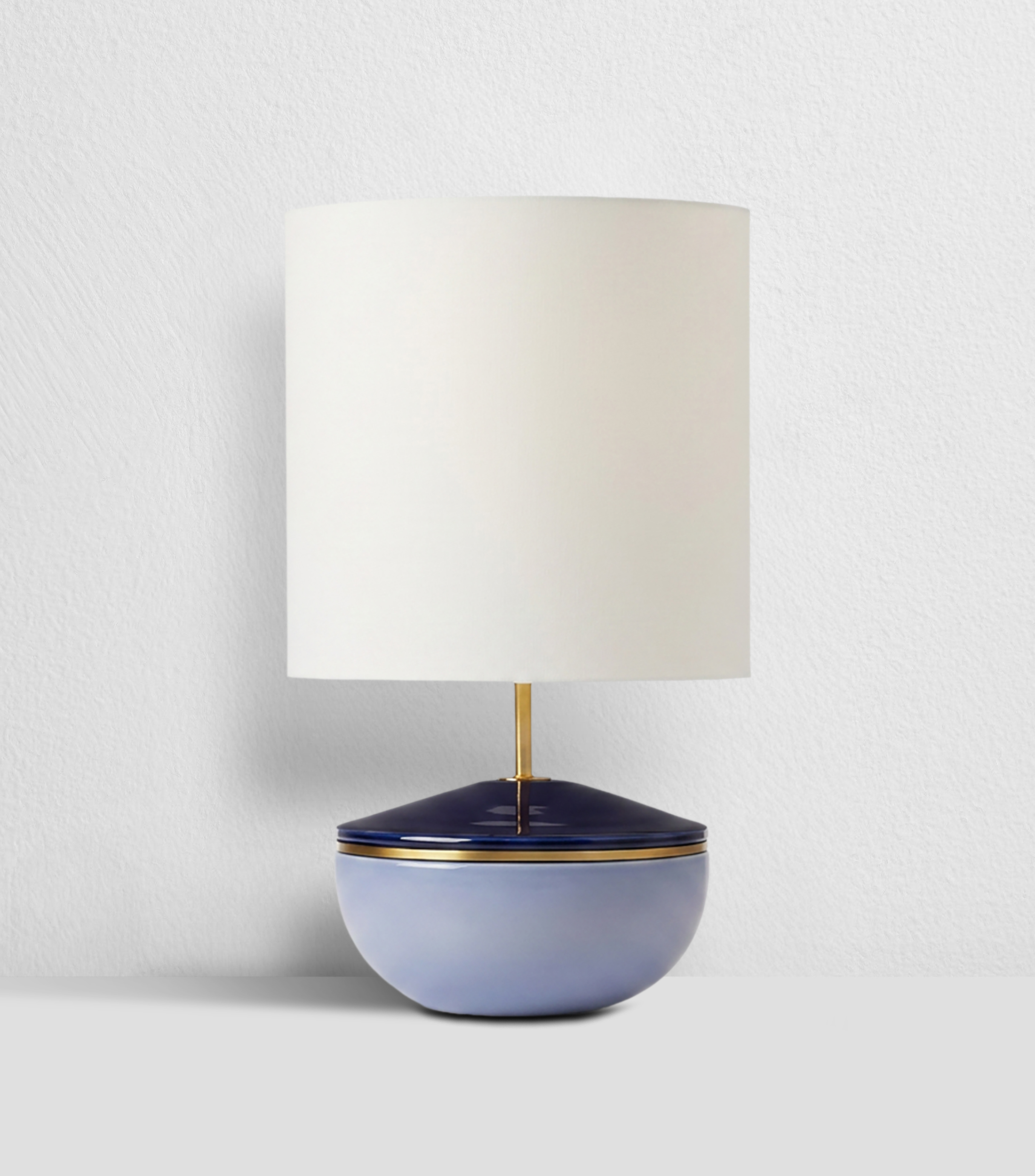 Lámpara de mesa Cade, 120 V