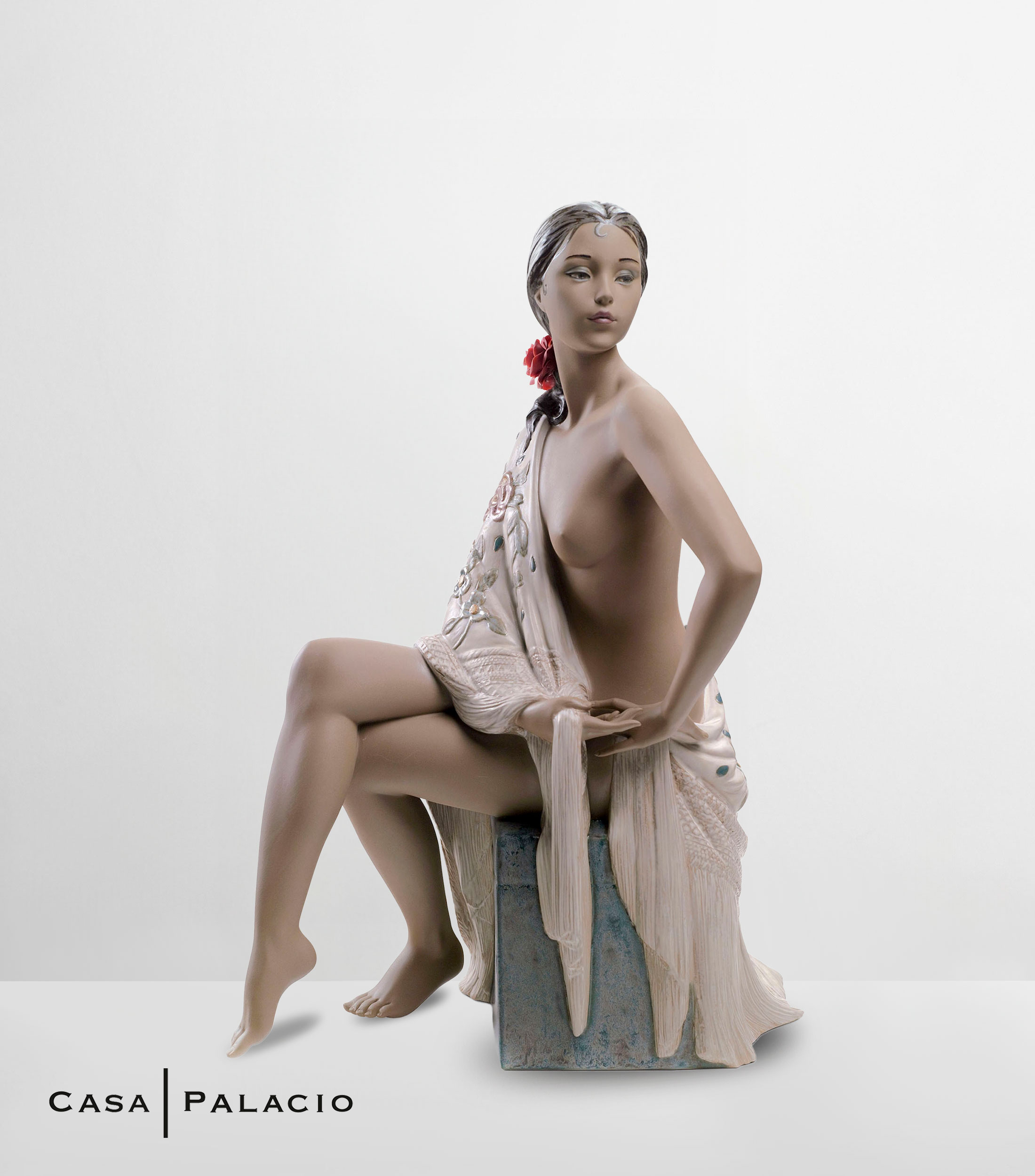 Figura decorativa Desnudo con mantón en porcelana