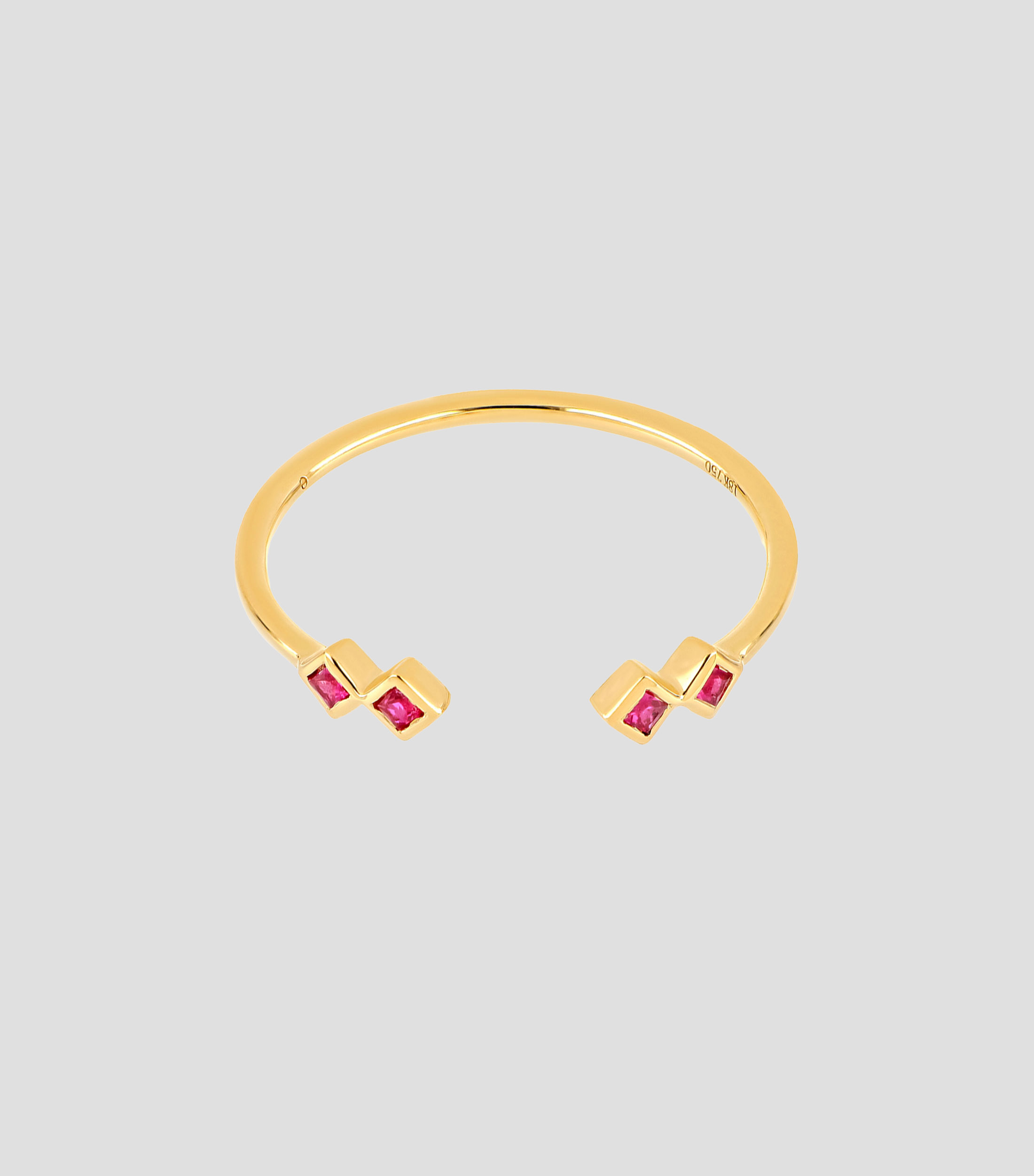 Anillo en oro amarillo de 18 kilates con rubí Mujer