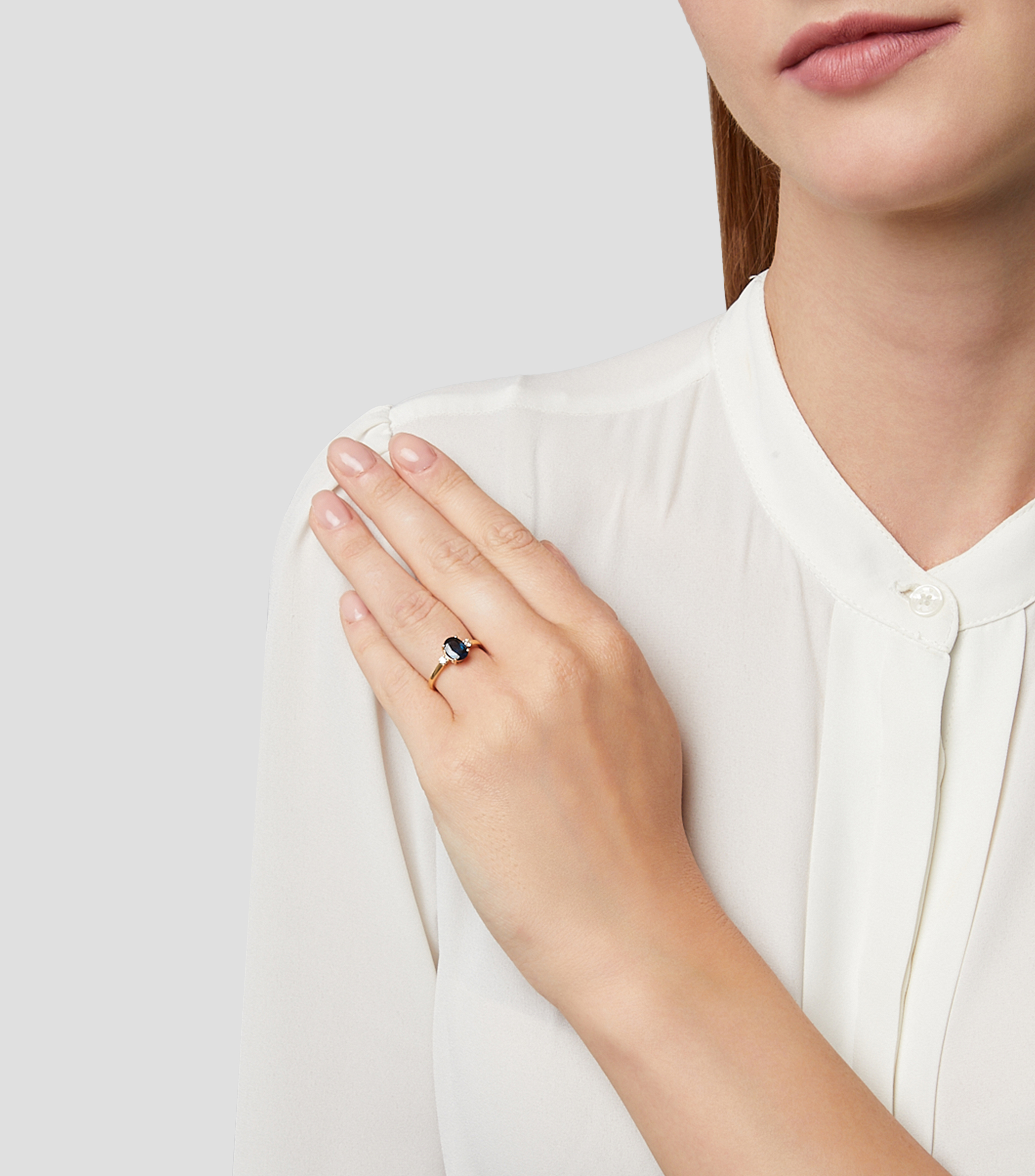 Anillo en Oro amarillo de 18 kilates con zafiro Mujer