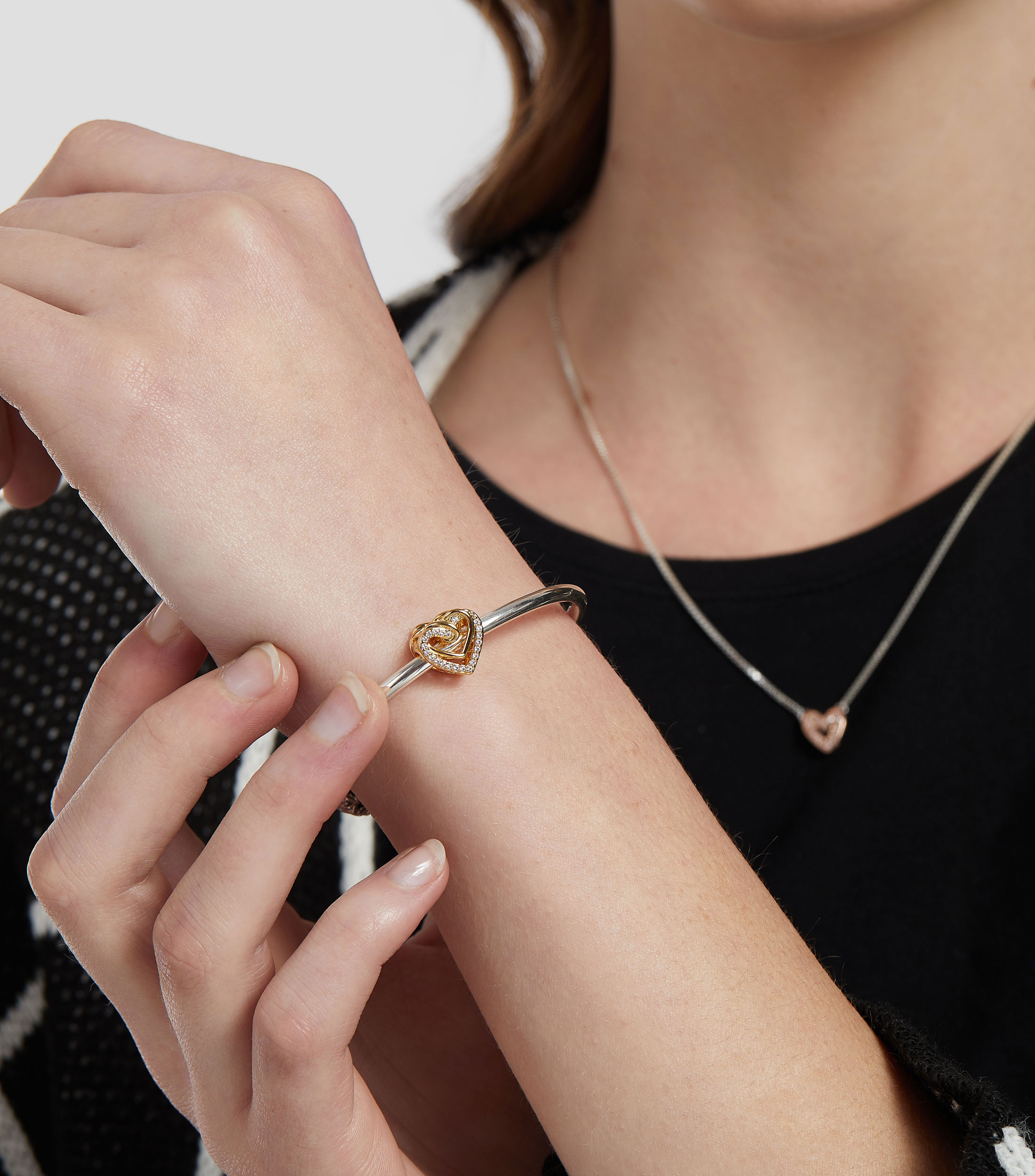 Charm Corazones con Zirconia Mujer
