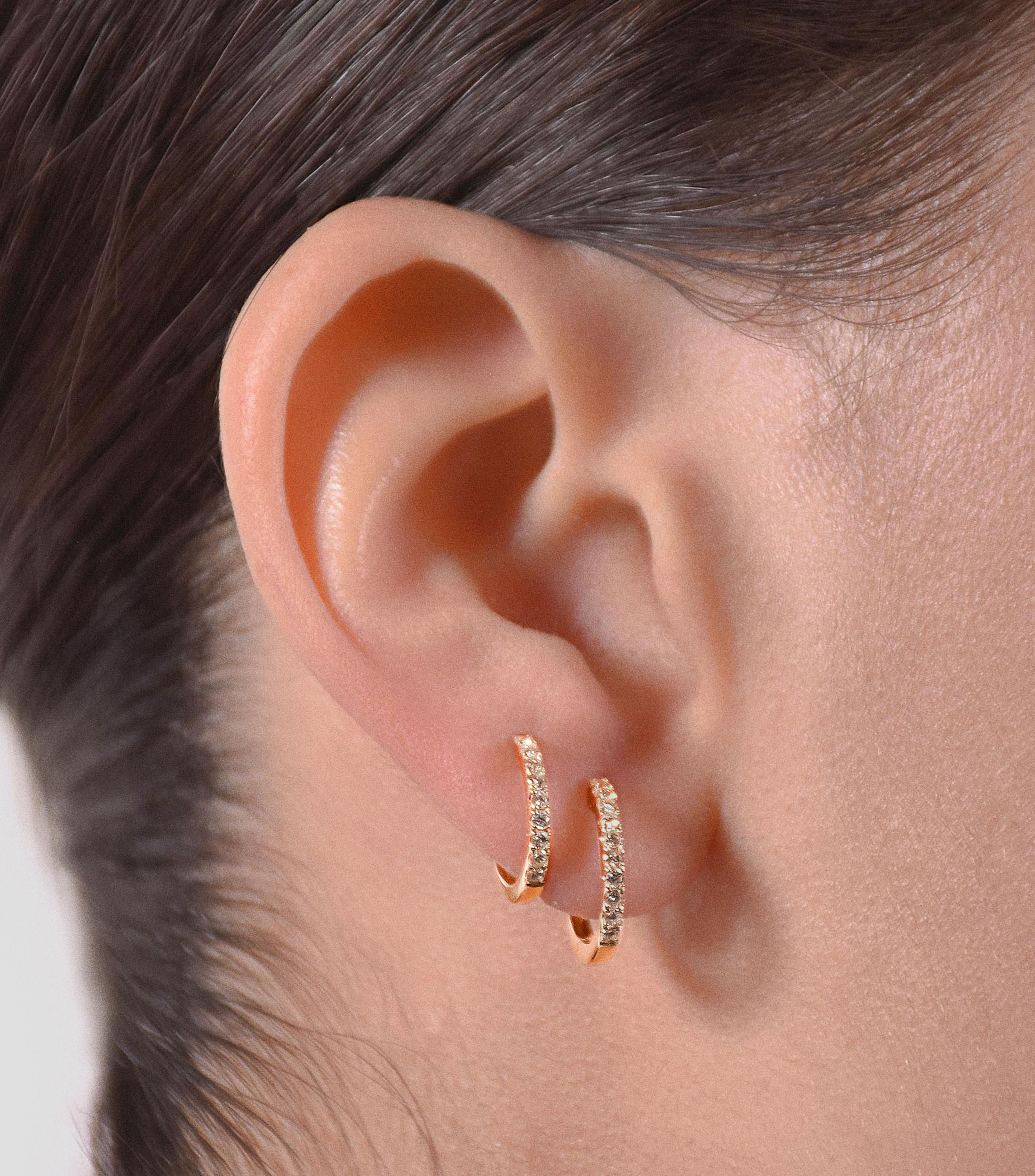 Aretes en Oro amarillo de 18 Kilates con Diamante Mujer