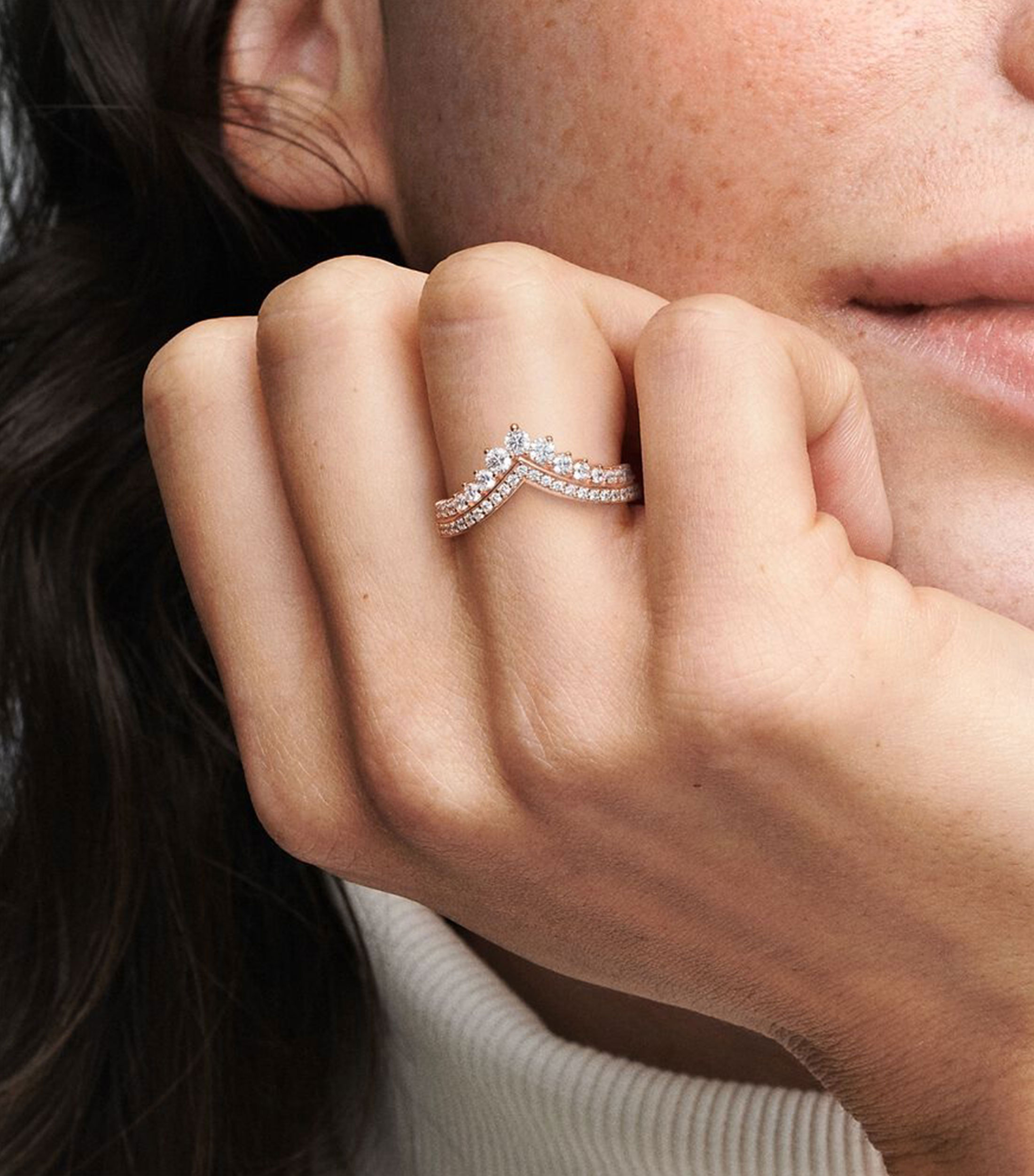 Anillo en chapa de oro rosa 14 Kilates con incrustaciones decorativas Mujer Talla: 60