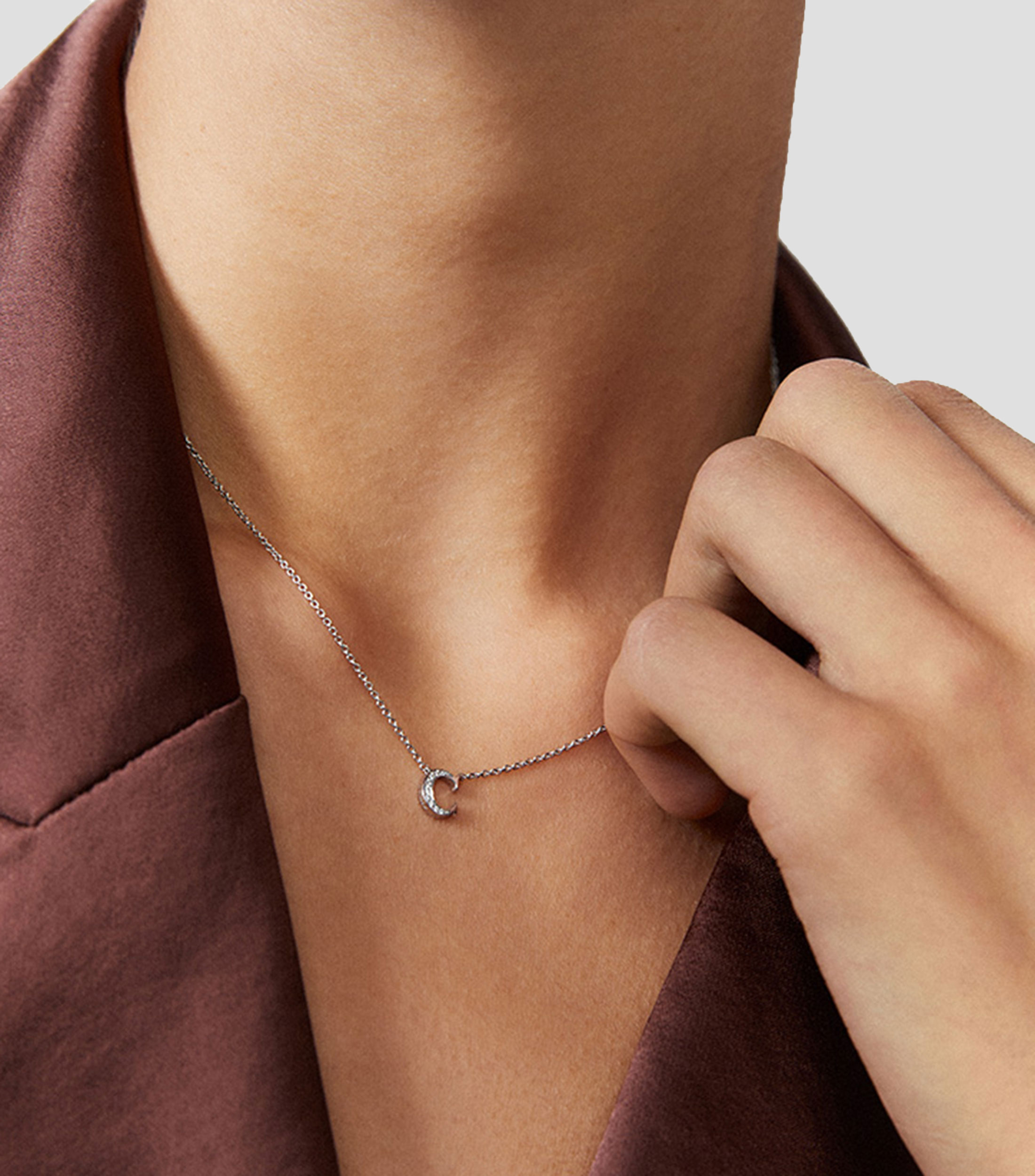 Collar C en oro blanco 18 Kilates con diamantes Mujer