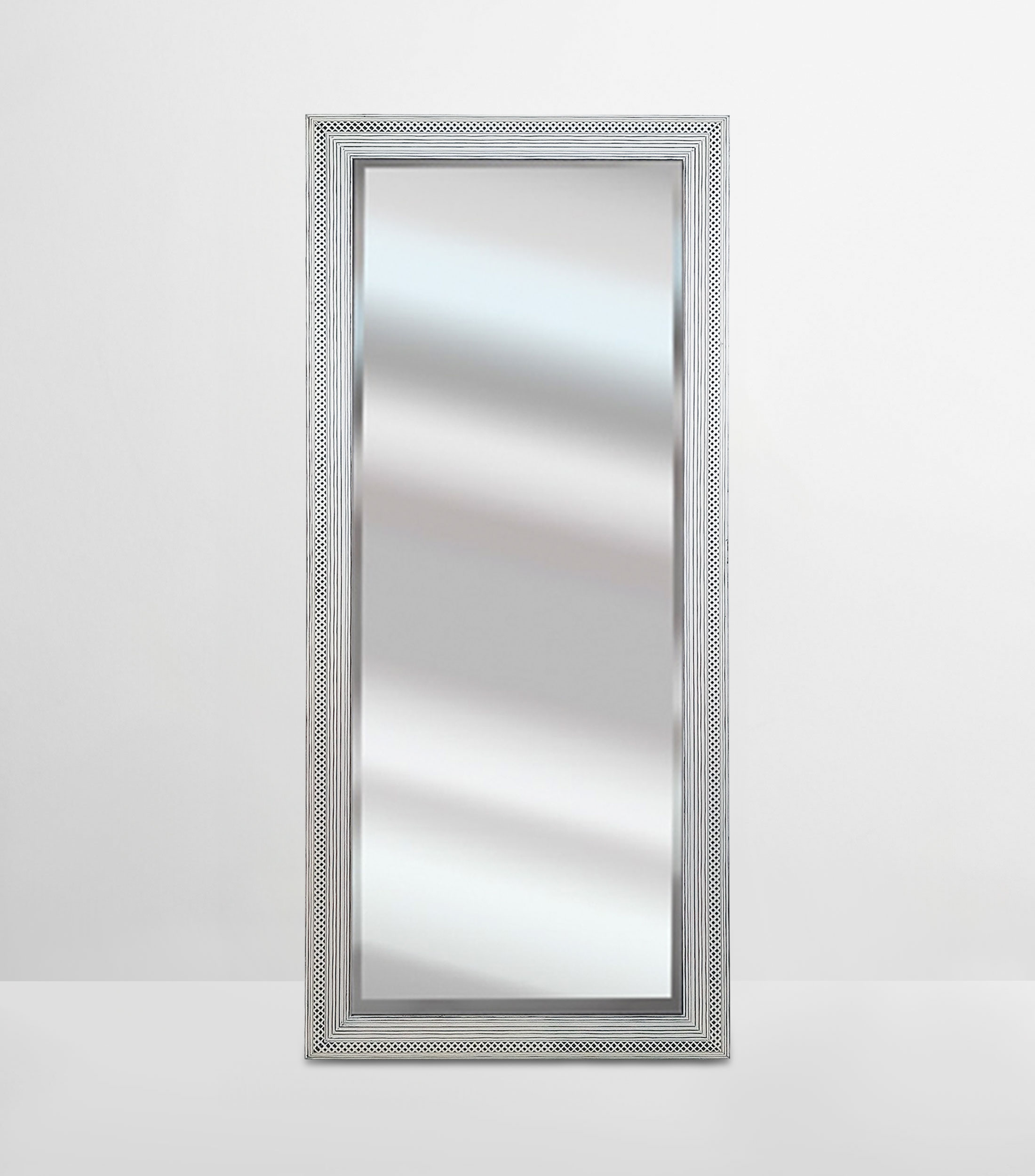 Espejo de piso moteado en poliuretano