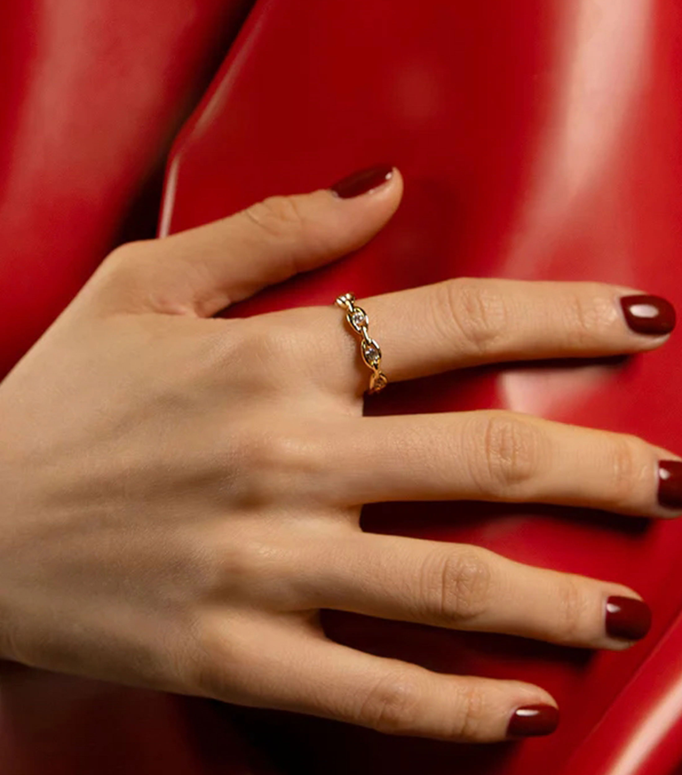 Anillo eslabonado con circonitas Mujer