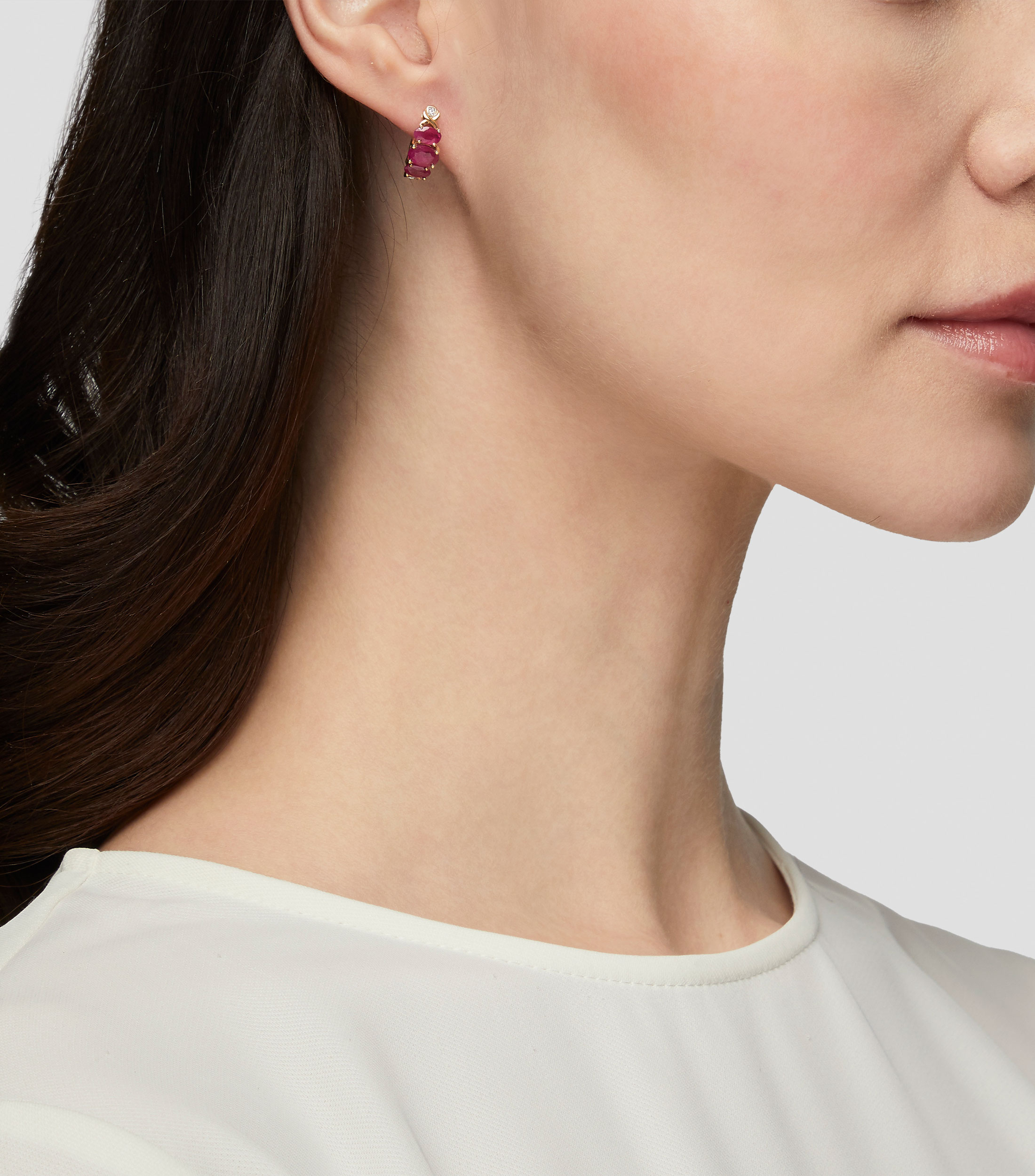 Aretes en oro de 14 kilates con rubí Mujer