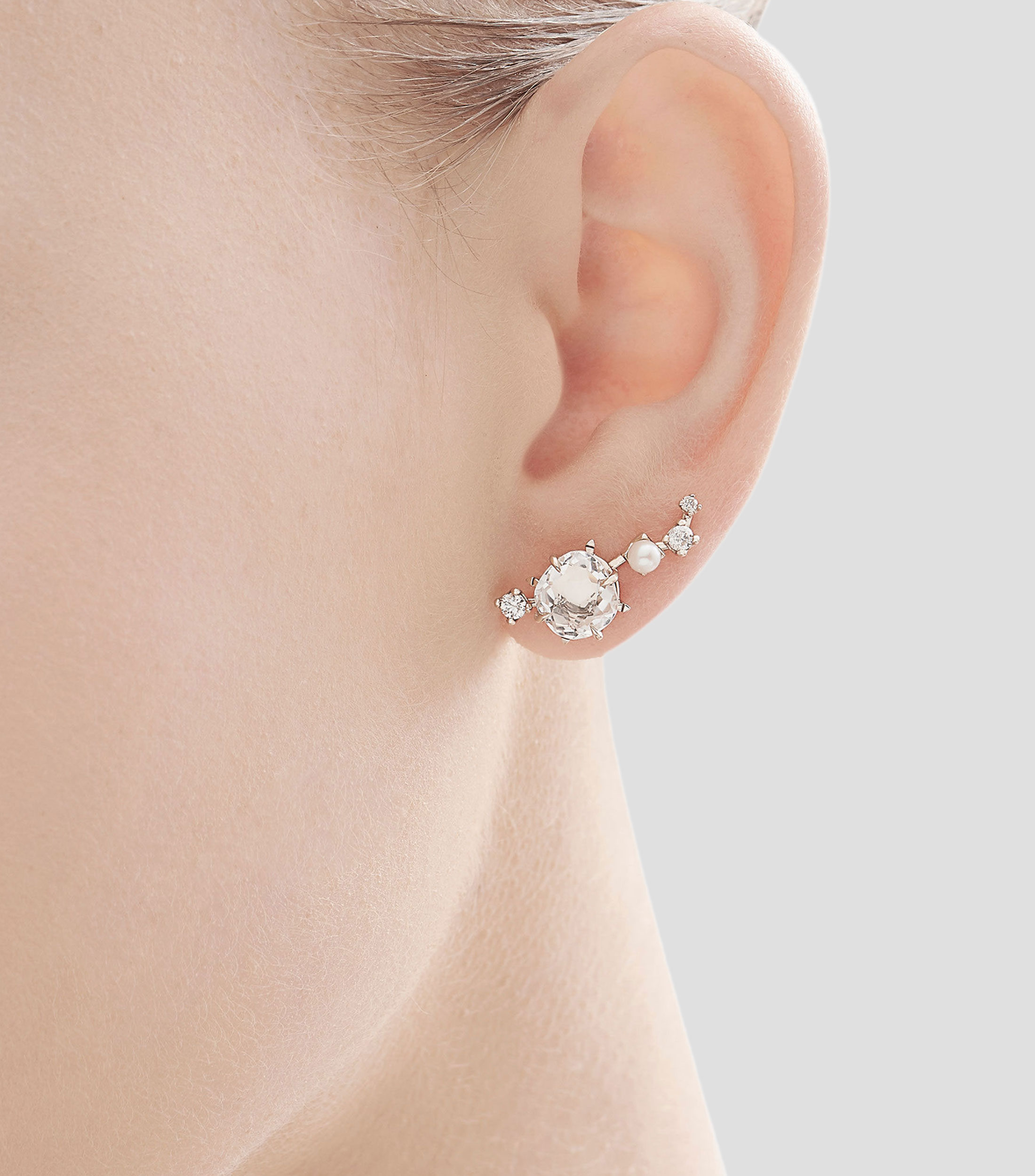 Aretes en oro de 18 kilates con perla y diamantes Gravity Mujer