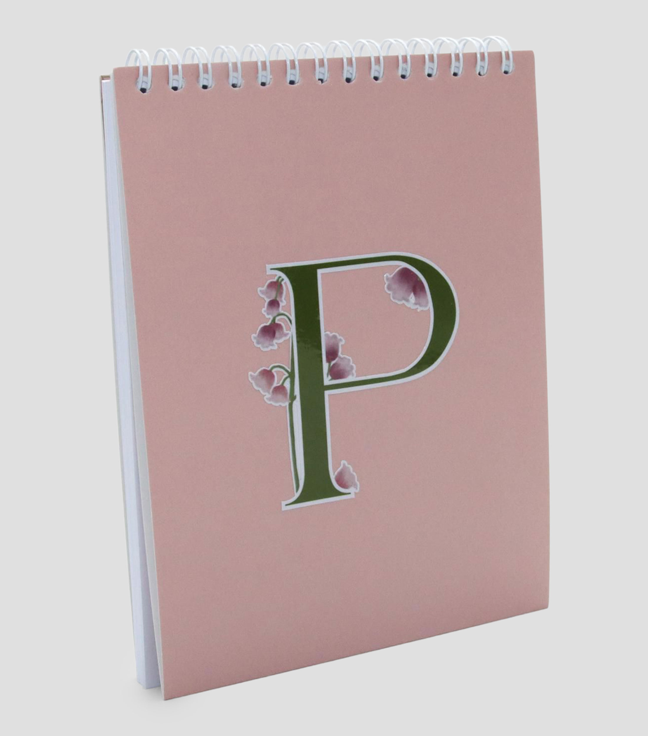 Libreta mediana inicial "P", hojas raya