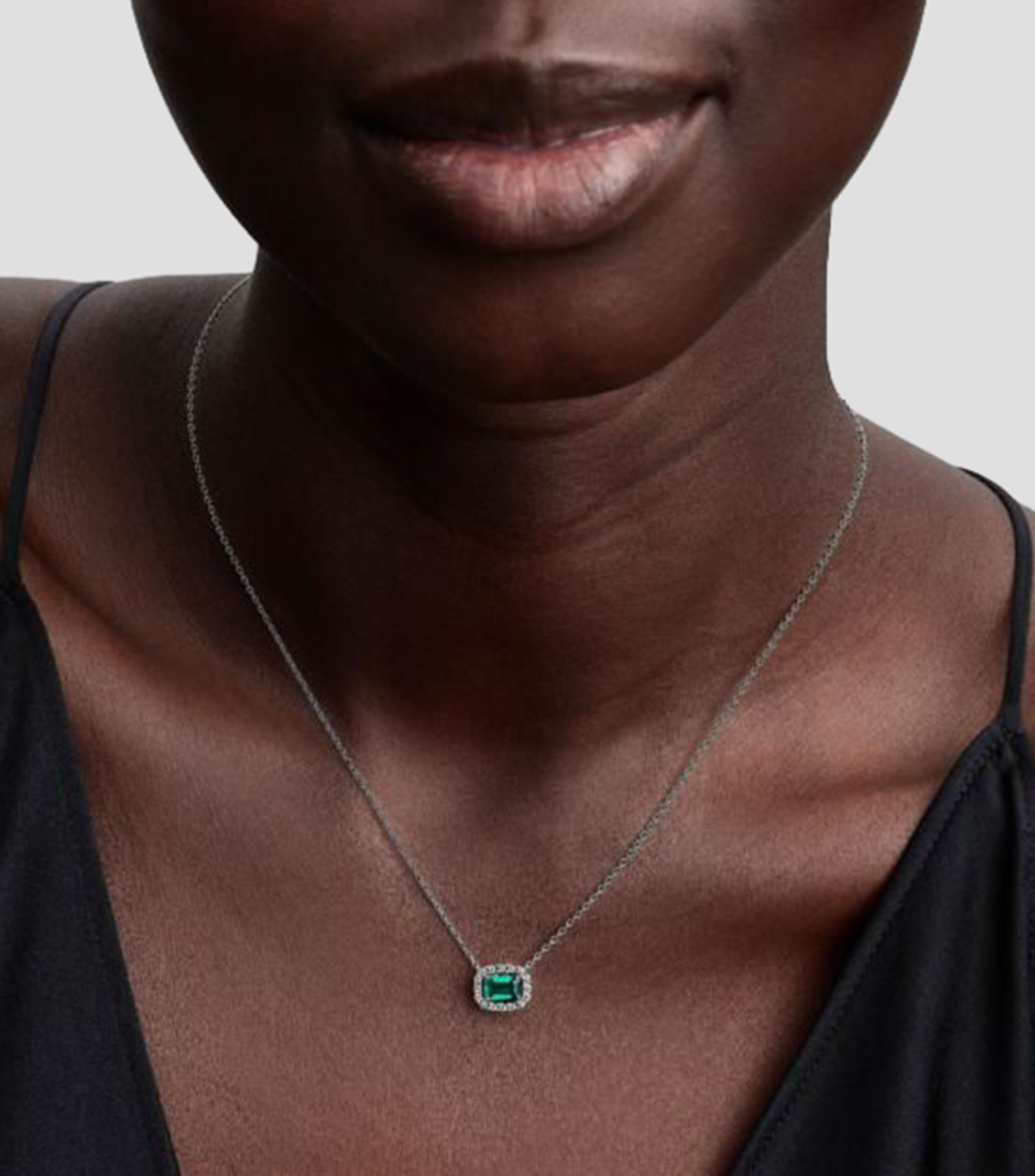 Collar en plata con esmeralda verde Unisex