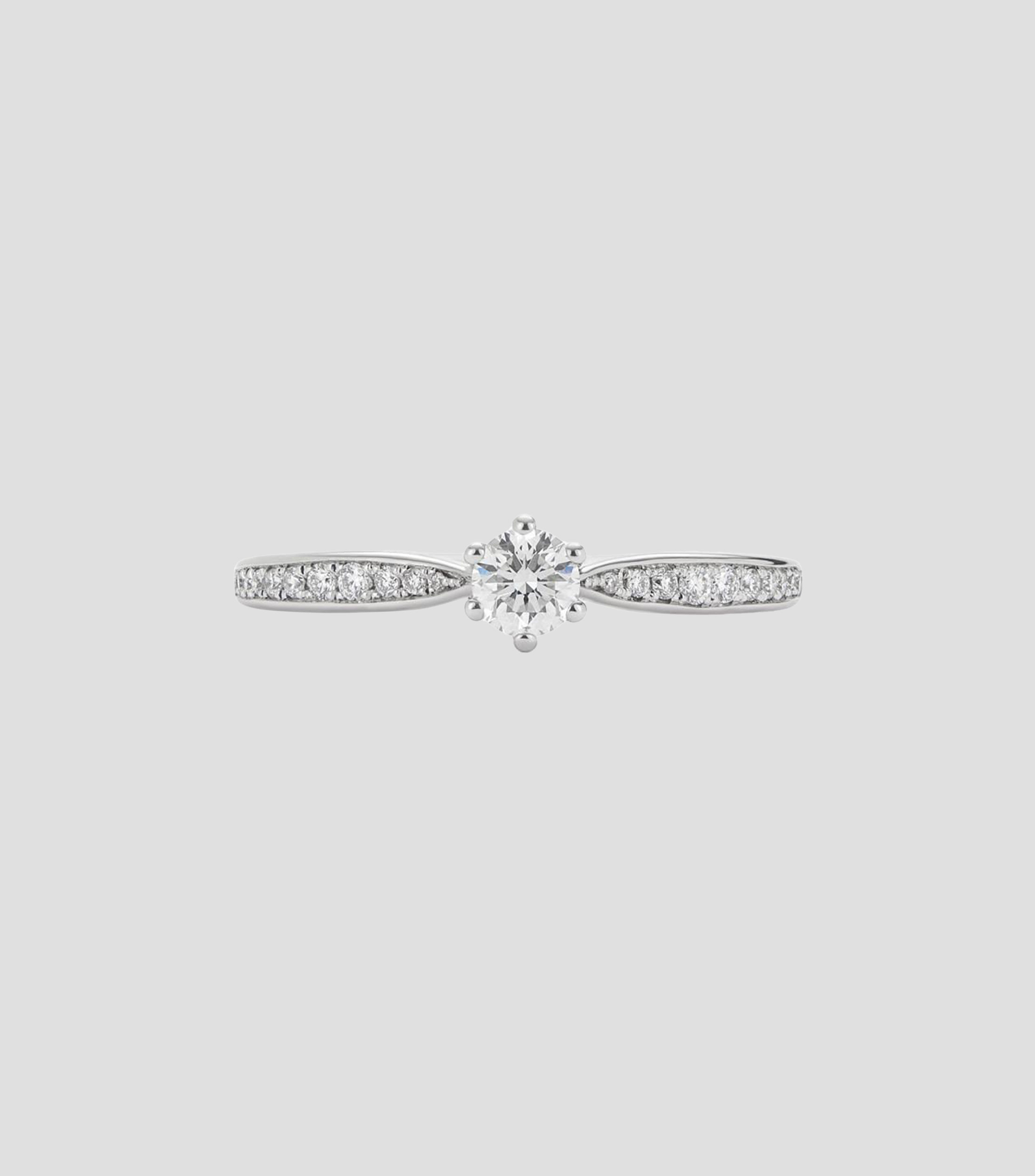 Anillo solitario en oro blanco 18 kilates con diamante Mujer