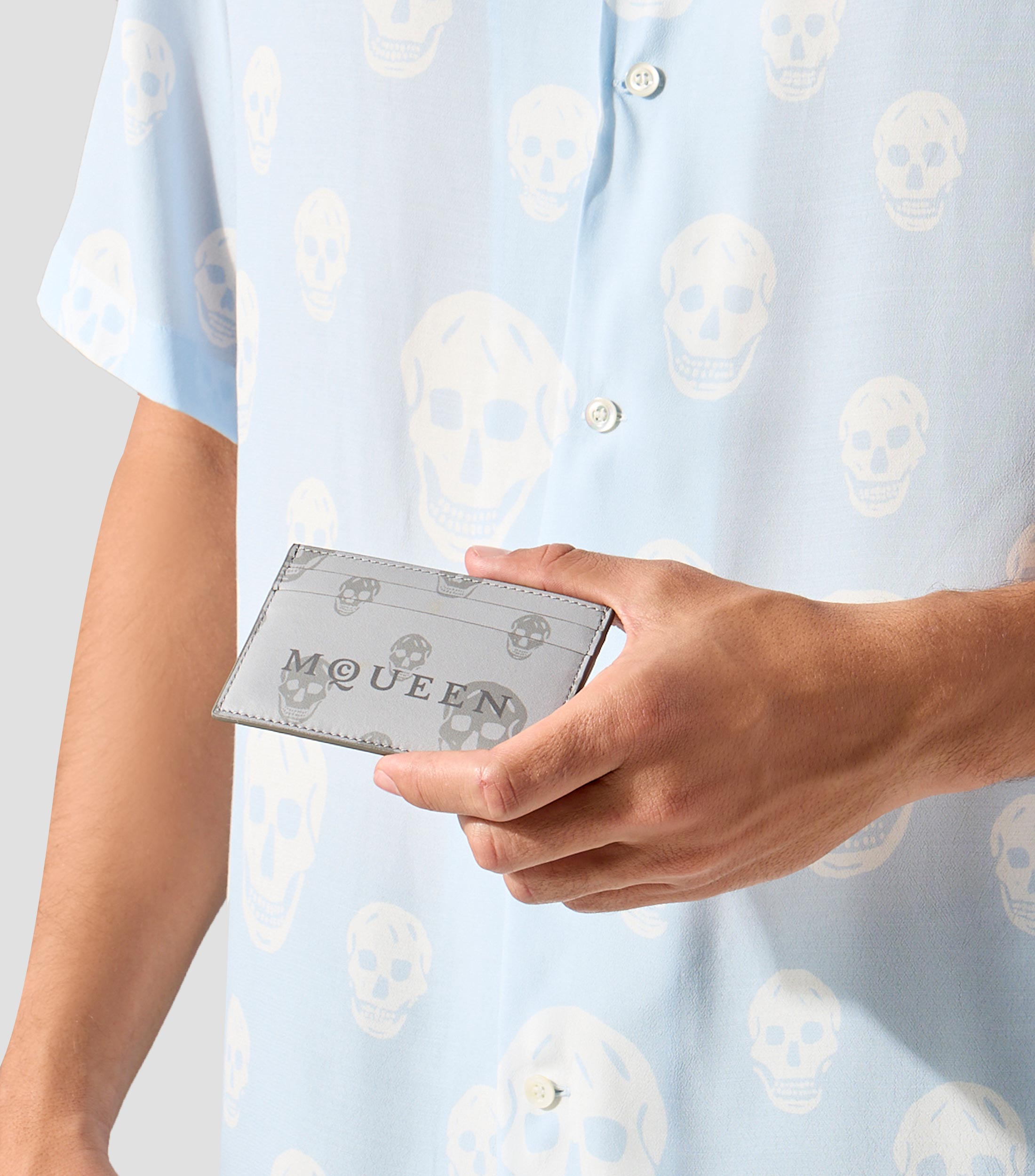 Tarjetero gris en piel estampado Hombre